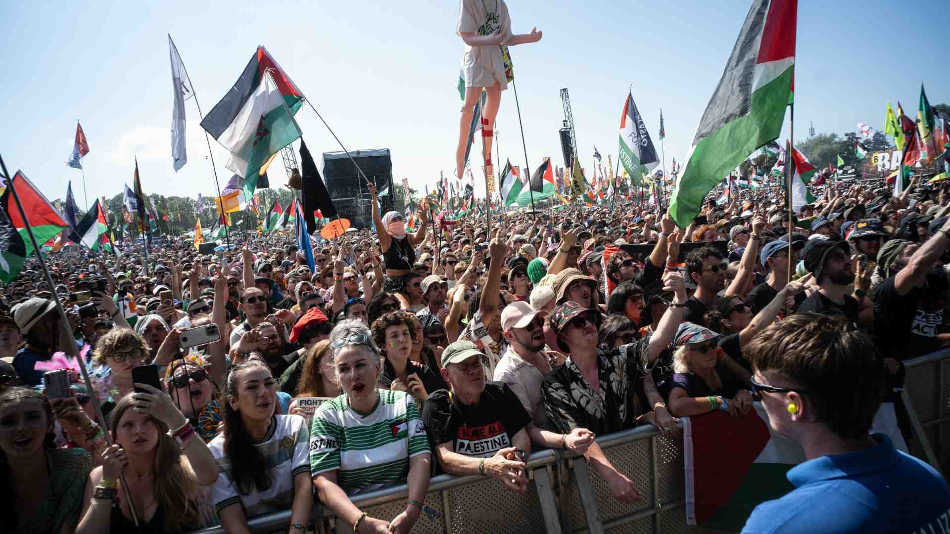 Immagine di Glastonbury travolge la Bbc. Sapeva dei cori “morte a Israele”