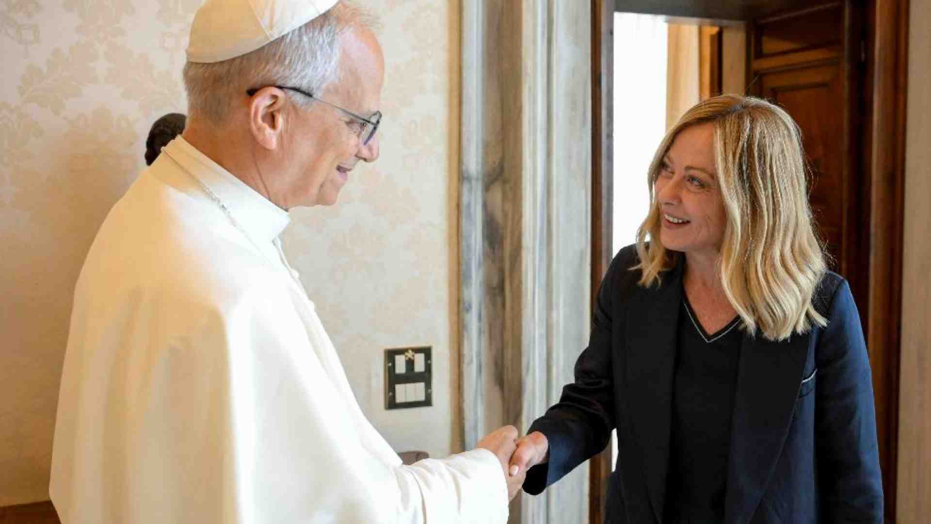 Immagine di Il Papa riceve la premier Meloni. Nei colloqui l'impegno per la pace
