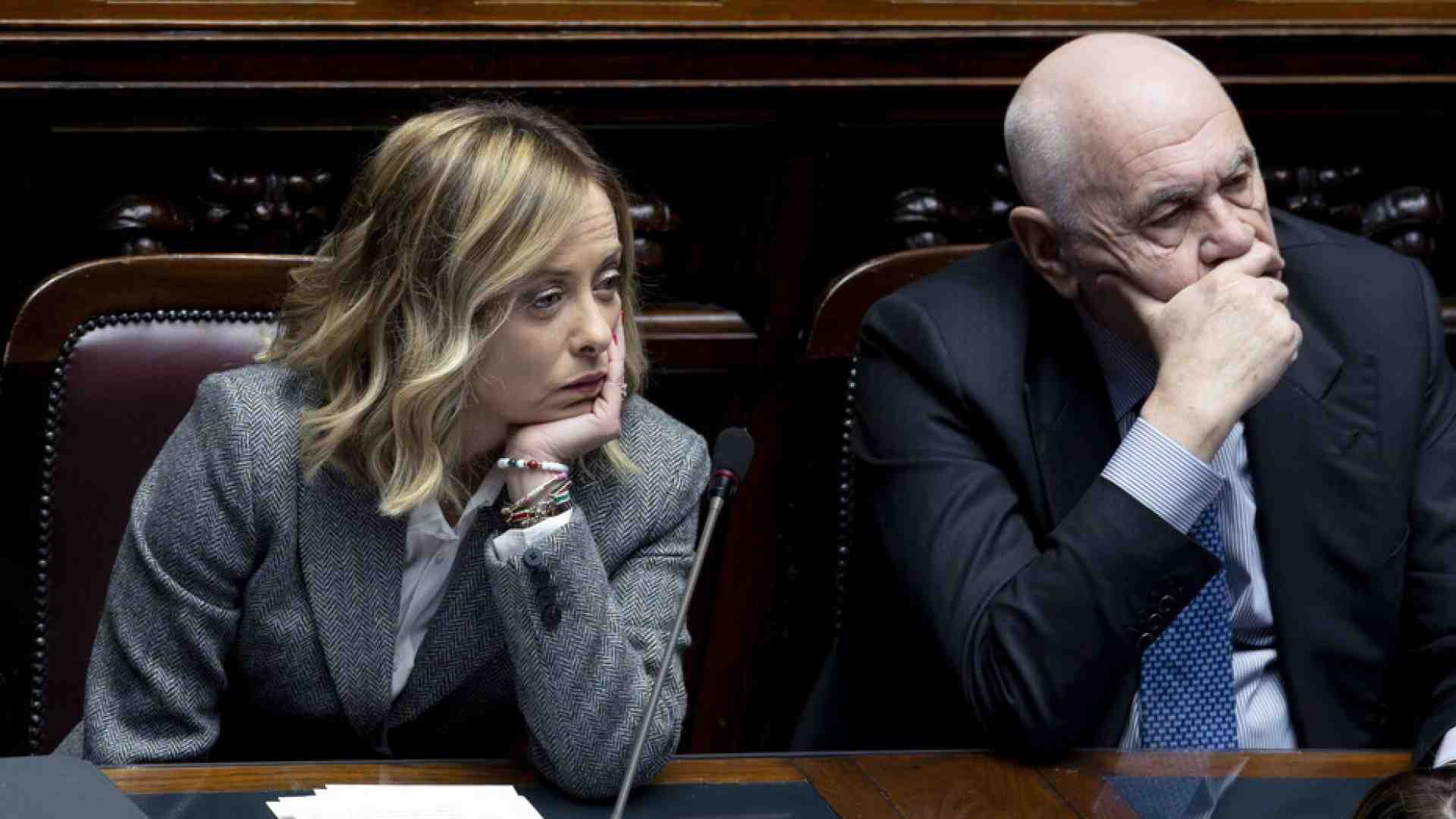 Immagine di Dossier di FdI: "I giudici politicizzati non ci fermeranno". Meloni prepara il referendum sulle carriere