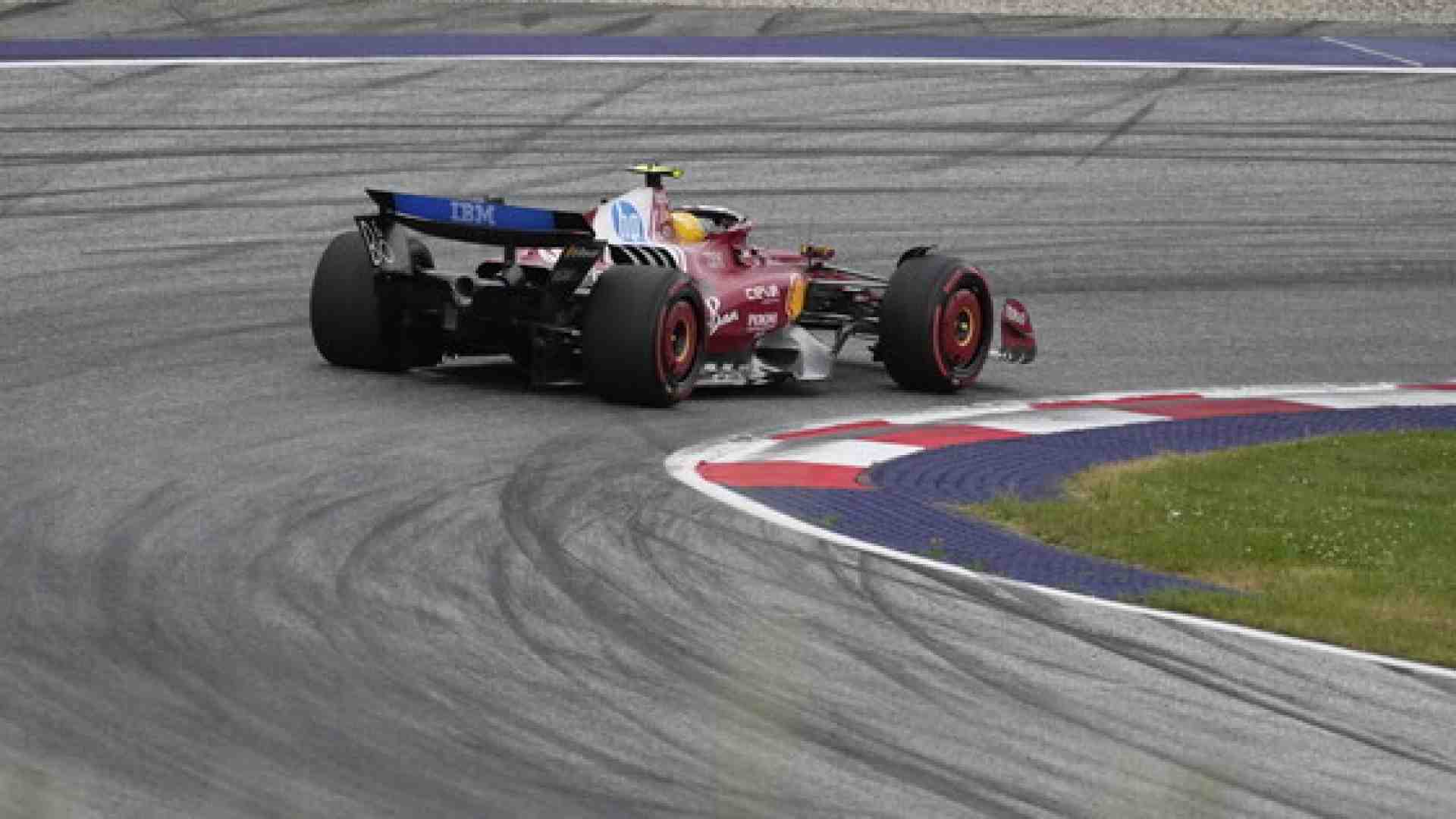 Immagine di Hamilton spera che l'aria di Silverstone possa togliere il mal di Ferrari