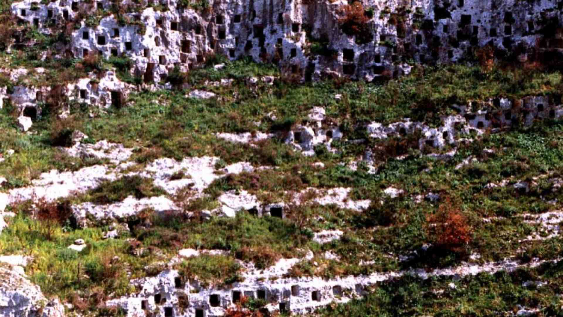 Immagine di Siracusa e le necropoli di Pantalica, qui la pietra è mito