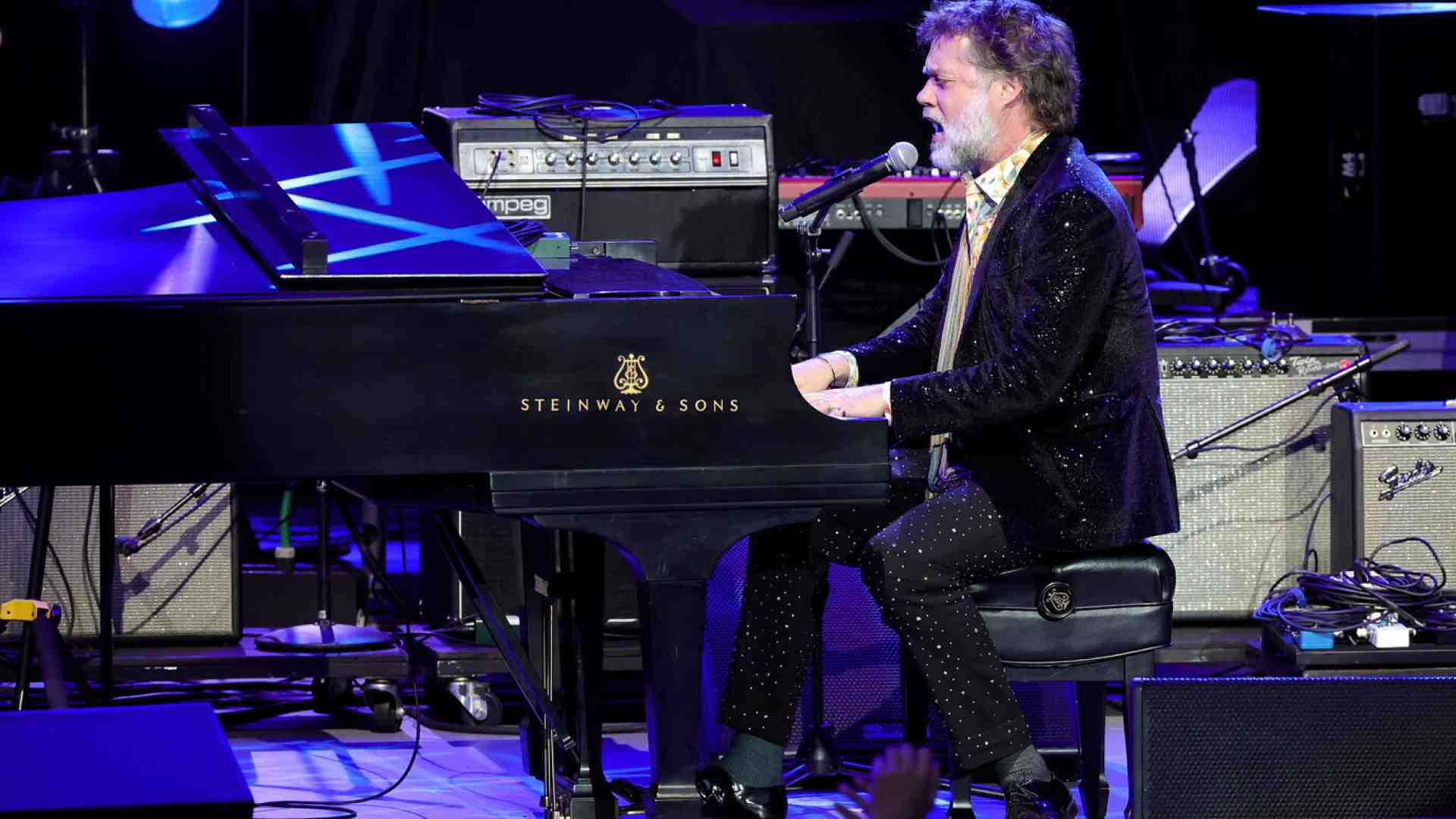 Immagine di Rufus Wainwright dal pop alla lirica. “Hadrian” ha nelle voci la sua forza