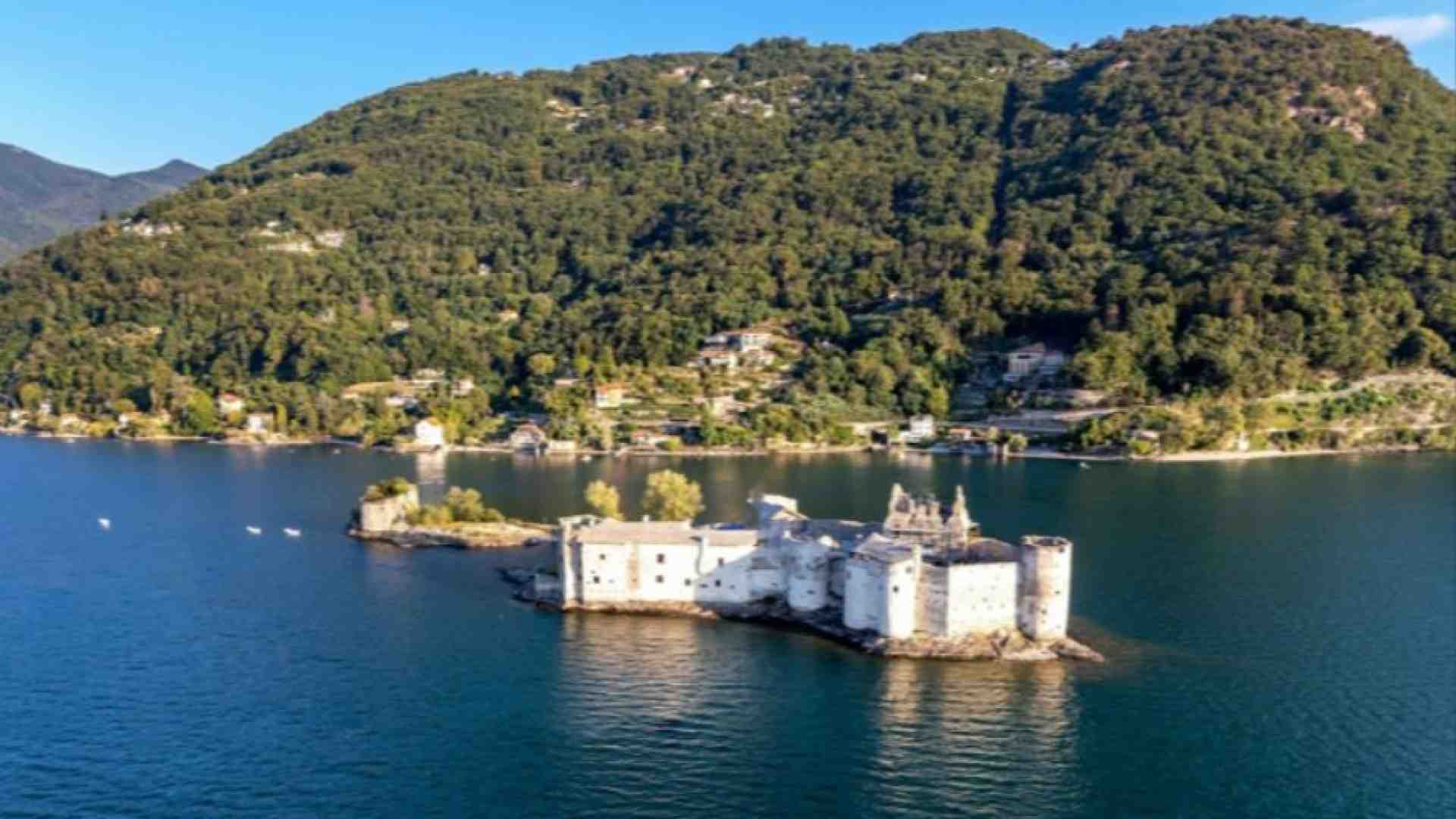 Immagine di Sul Lago Maggiore aprono i Castelli di Cannero. Magia di luci a Baveno