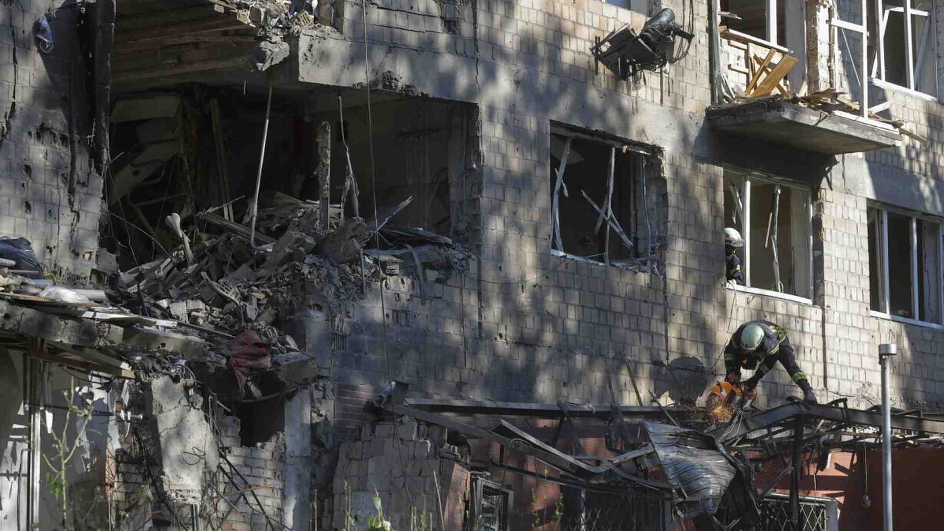 Immagine di Putin bombarda Kyiv dopo la chiamata con Trump. Nessuna certezza per Zelensky