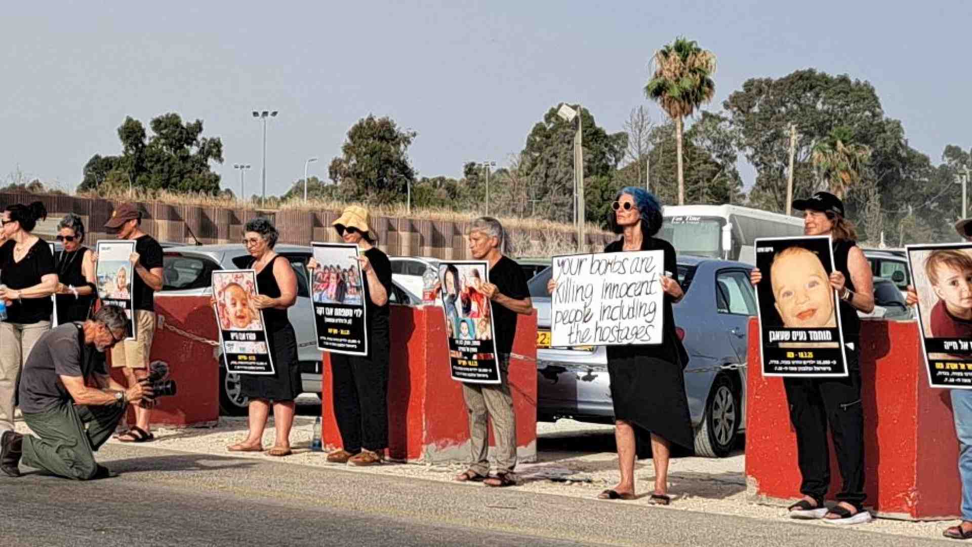 Immagine di Il grido muto dei bambini di Gaza: «Piloti, non sganciate più bombe»
