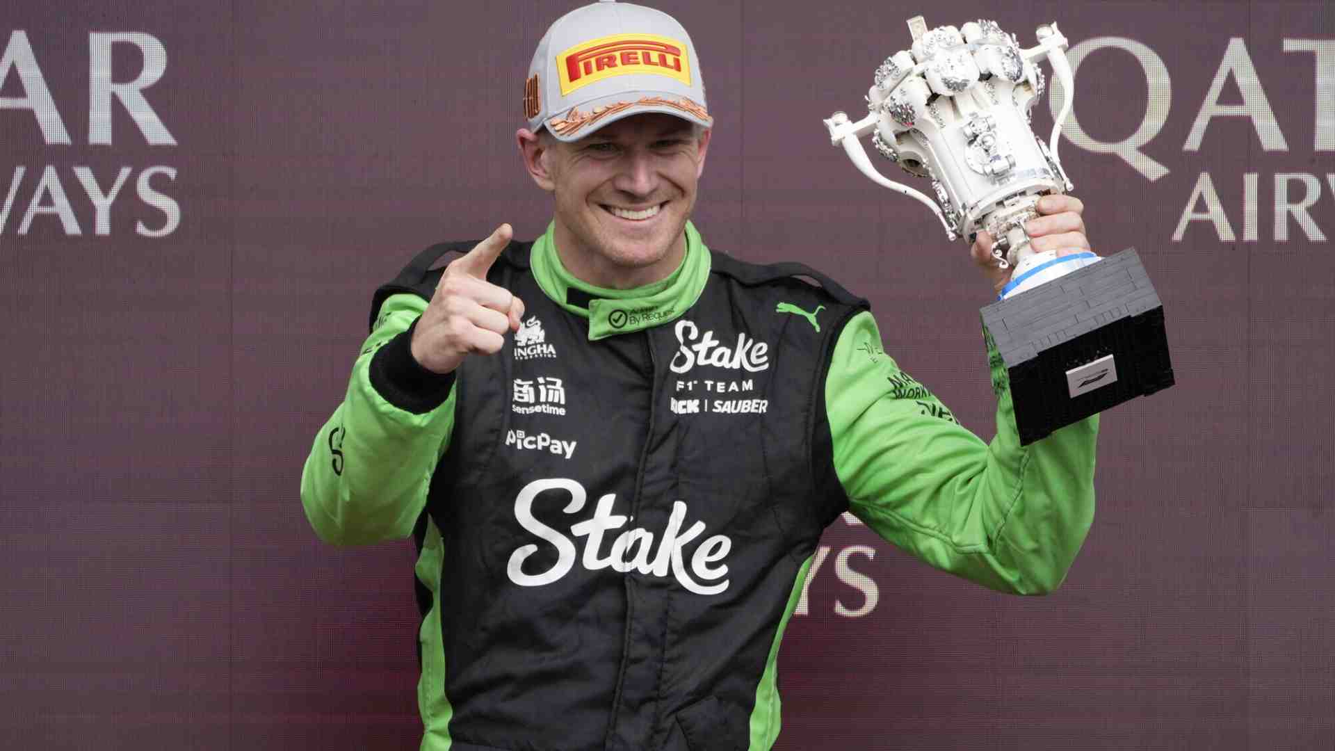 Immagine di Hulkenberg sul podio, McLaren in fuga e Ferrari in confusione