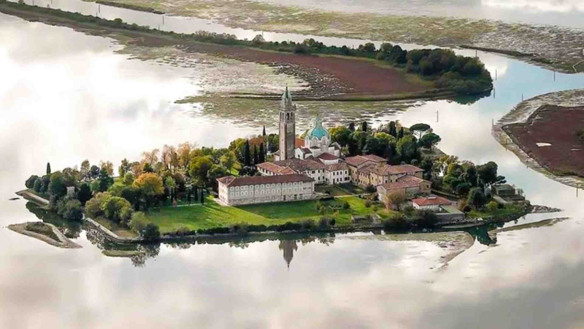 Immagine di Perché anche chi non crede va in vacanza fra eremi e santuari