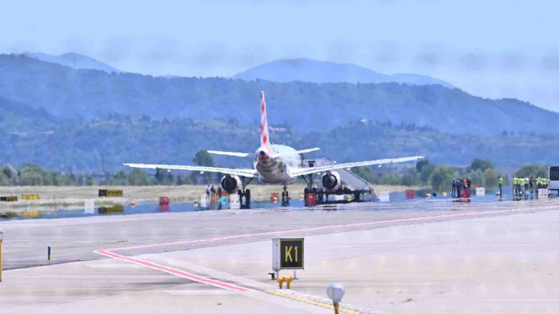 Immagine di La corsa in pista, la morte risucchiato da un aereo: cos'è successo a Orio
