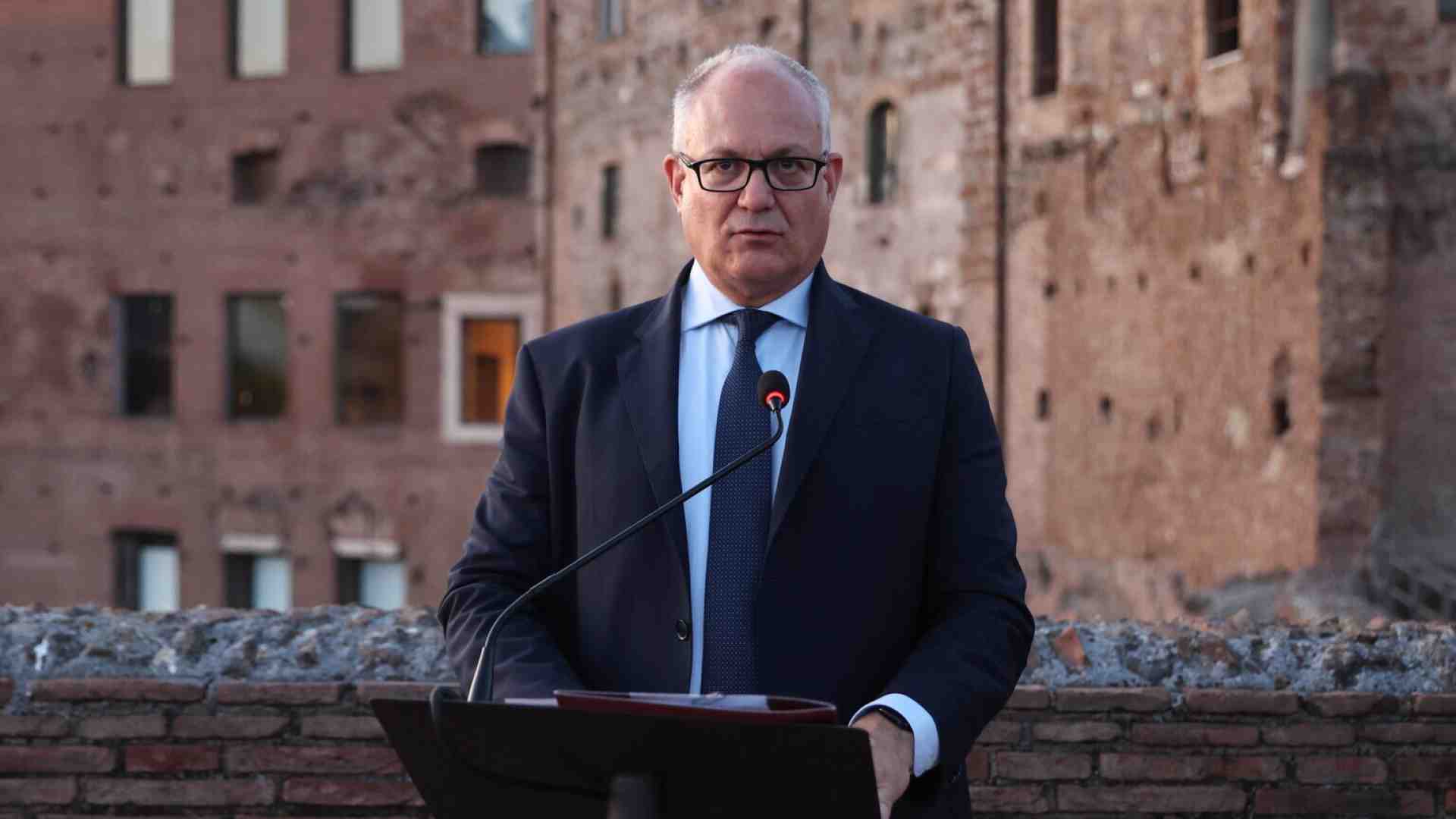 Immagine di Gualtieri divo dei social, ma flop nella classifica del Sole. E FdI che ora crede di poterlo battere lo attacca