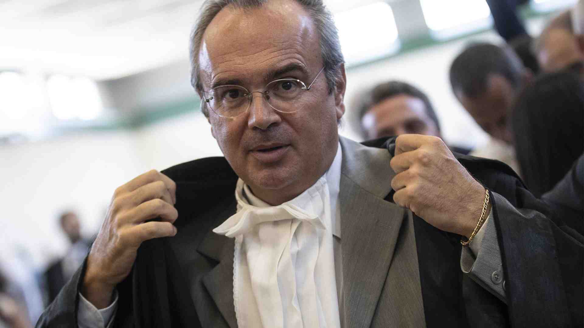 Immagine di I giornalisti della Toscana premiano il procuratore Tescaroli. Emblema di un cortocircuito
