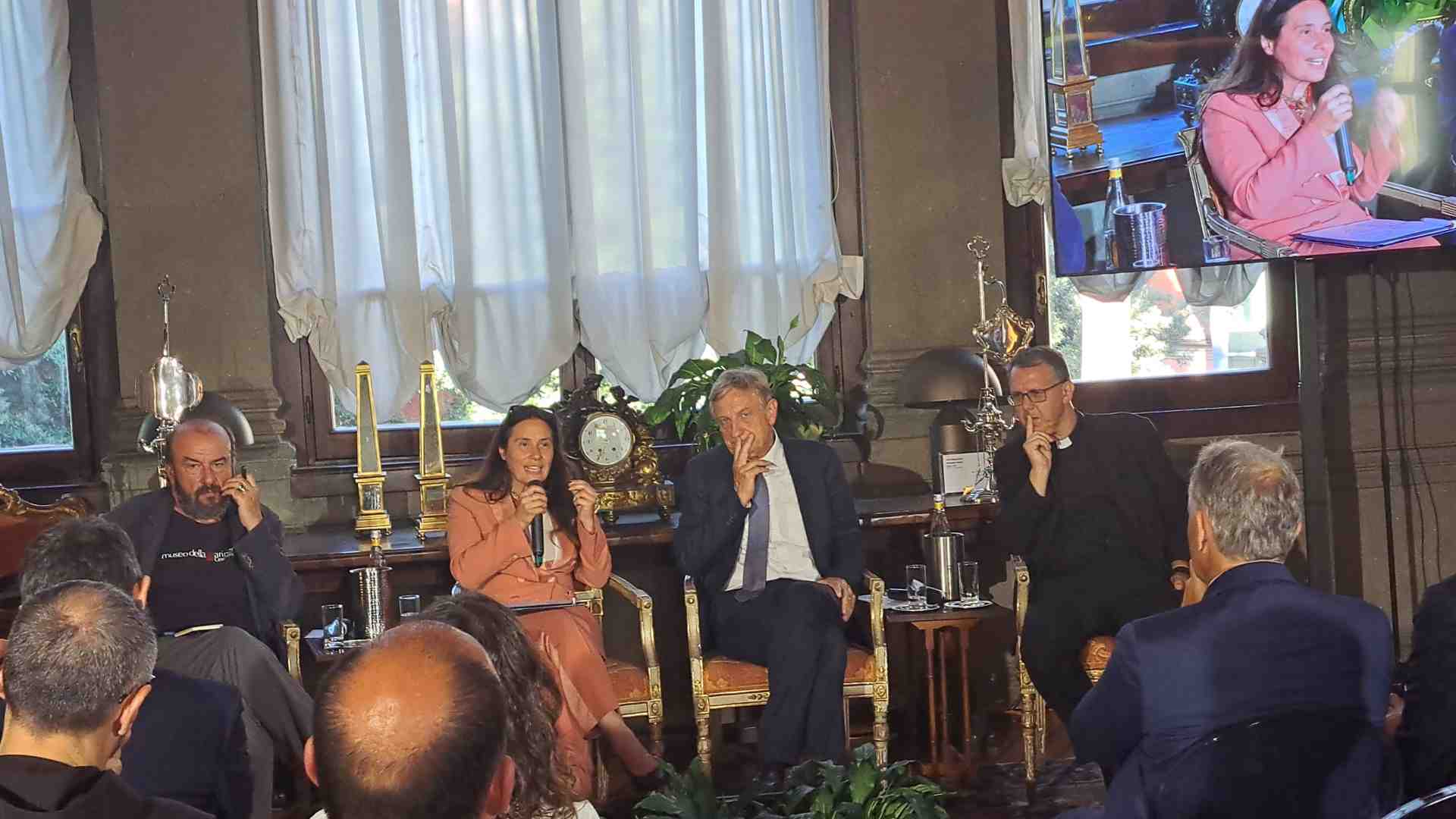 Immagine di Gaza e Israele, la pace di scena a Rimini. Chiude Meloni
