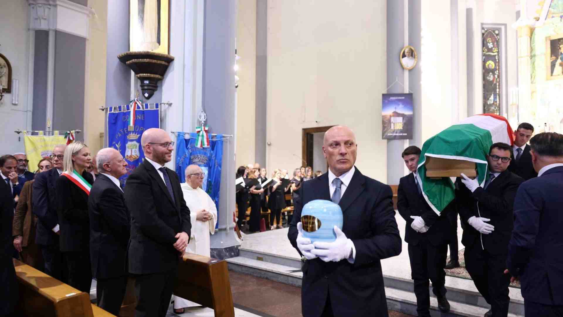 Immagine di Tumulata ad Avellino la salma di Sullo, il più giovane costituente