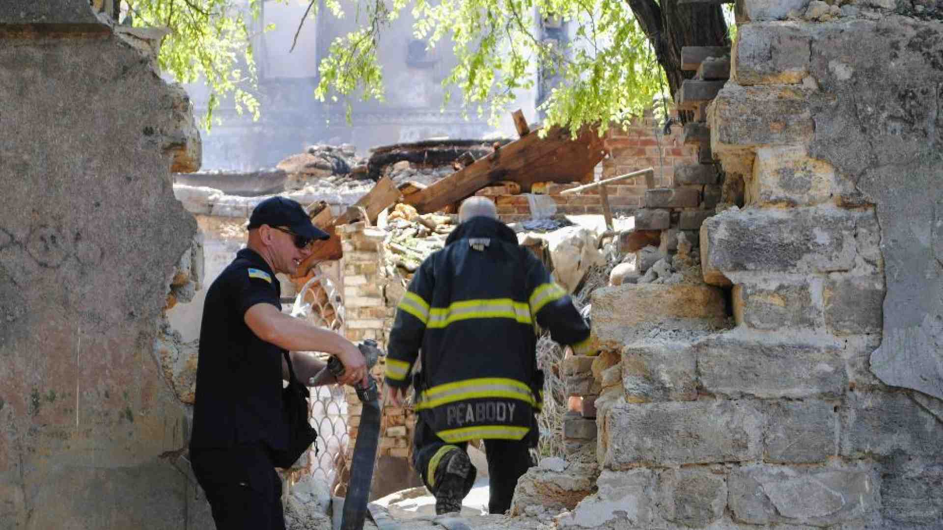 Immagine di Odessa senza pace sotto il tiro dei droni. Trump: aiuti a Kiev con soldi Nato