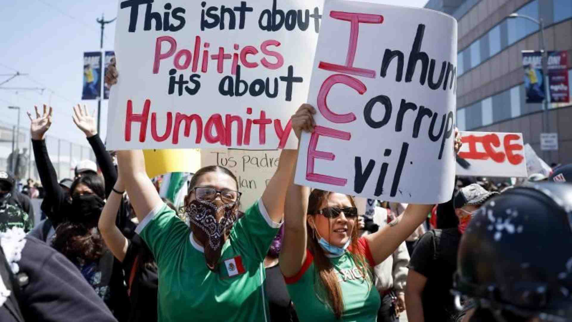 Immagine di La dispensa del vescovo ai latinos: «Se rischiate, non venite a Messa»