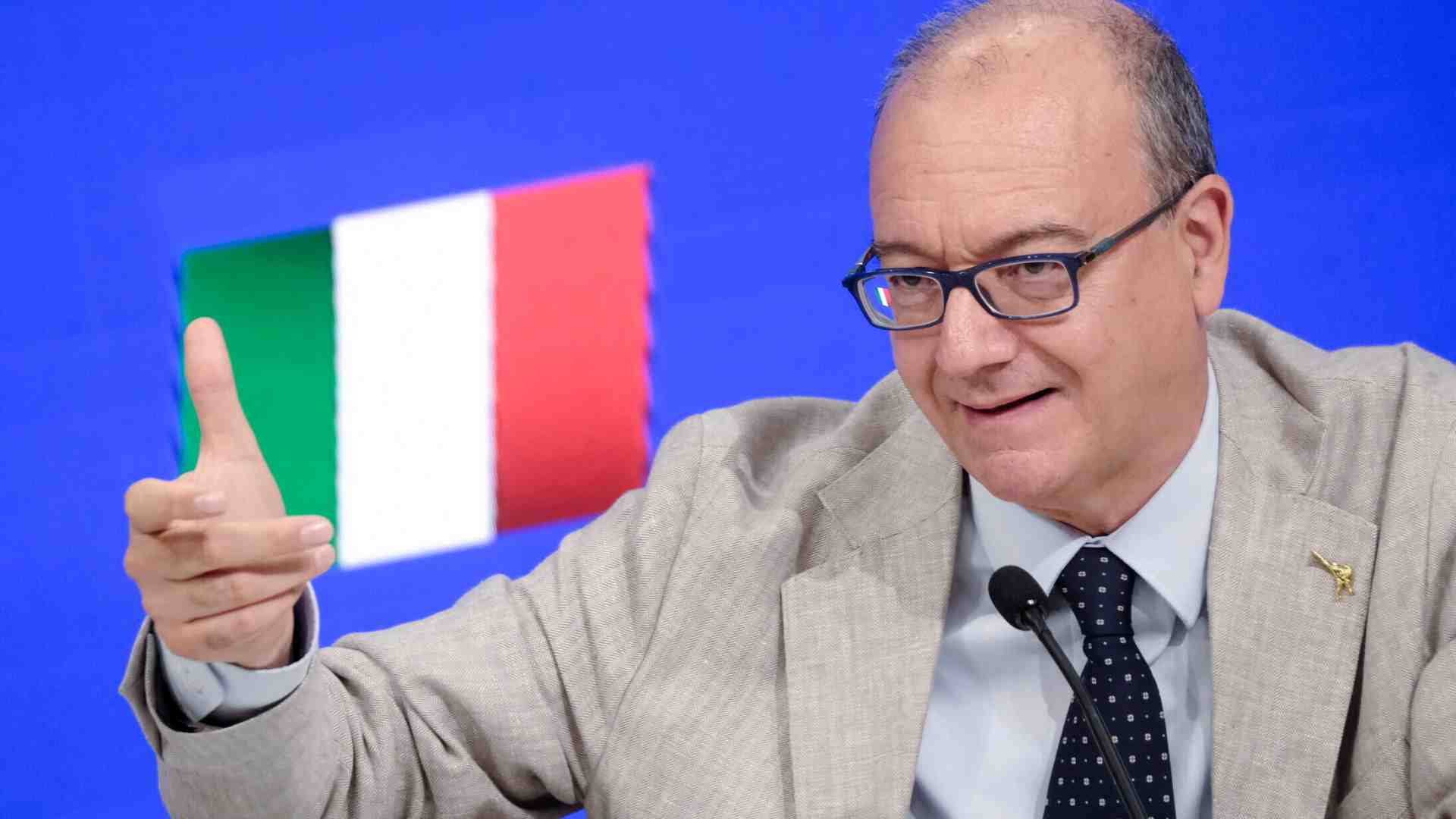 Immagine di Valditara e i maturandi muti all'orale in fondo sono d'accordo. Un problema serio
