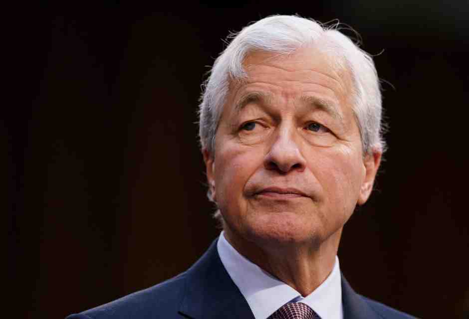 <font face="Source Serif Pro"><span style="font-size: 19px; background-color: rgb(248, 248, 248);">Jamie Dimon, ceo di JPMorgan Chase (foto ANSA)</span></font>