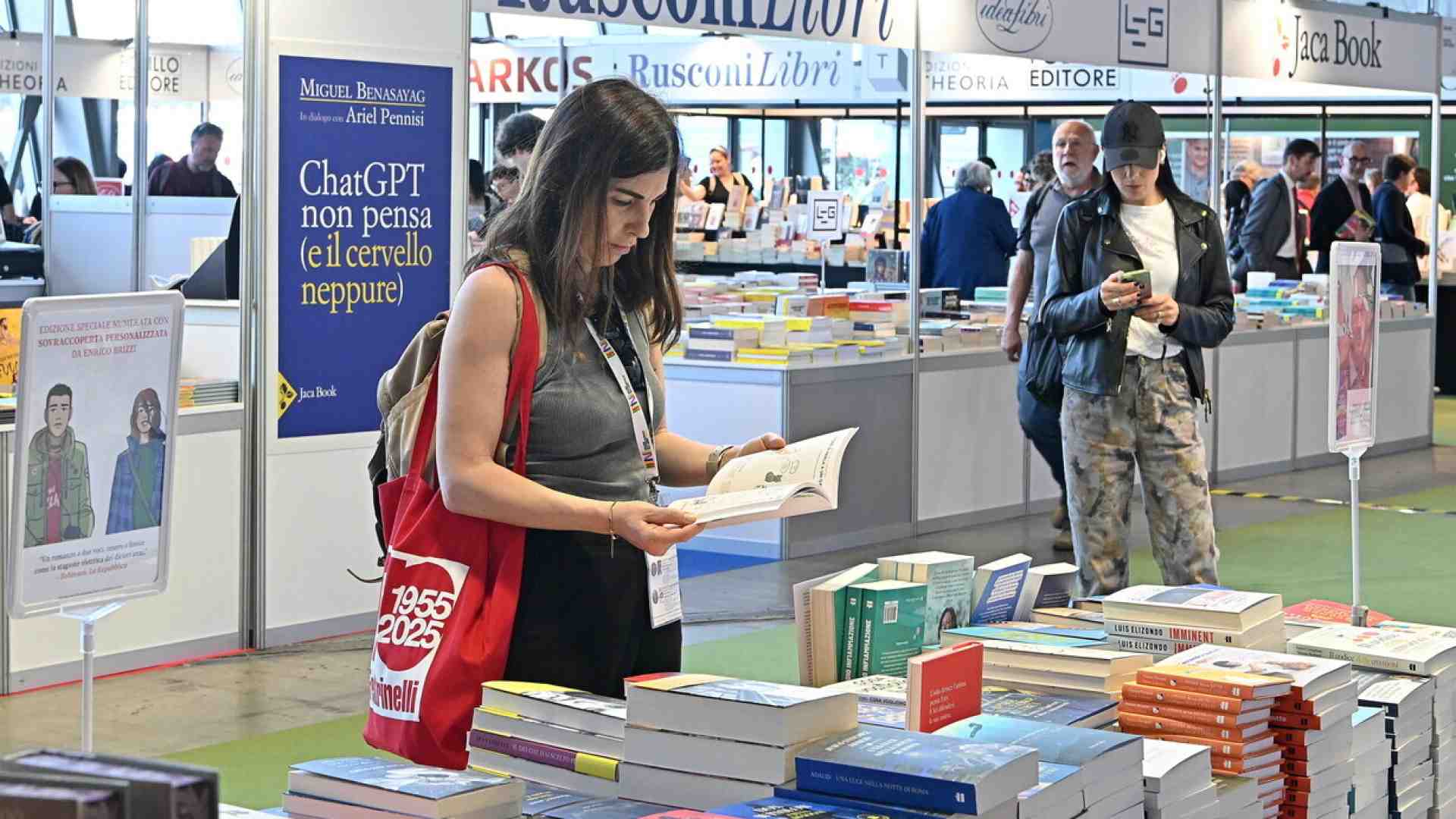 Immagine di Una proposta: santificare il lettore che sa ancora stupirsi per ciò che legge