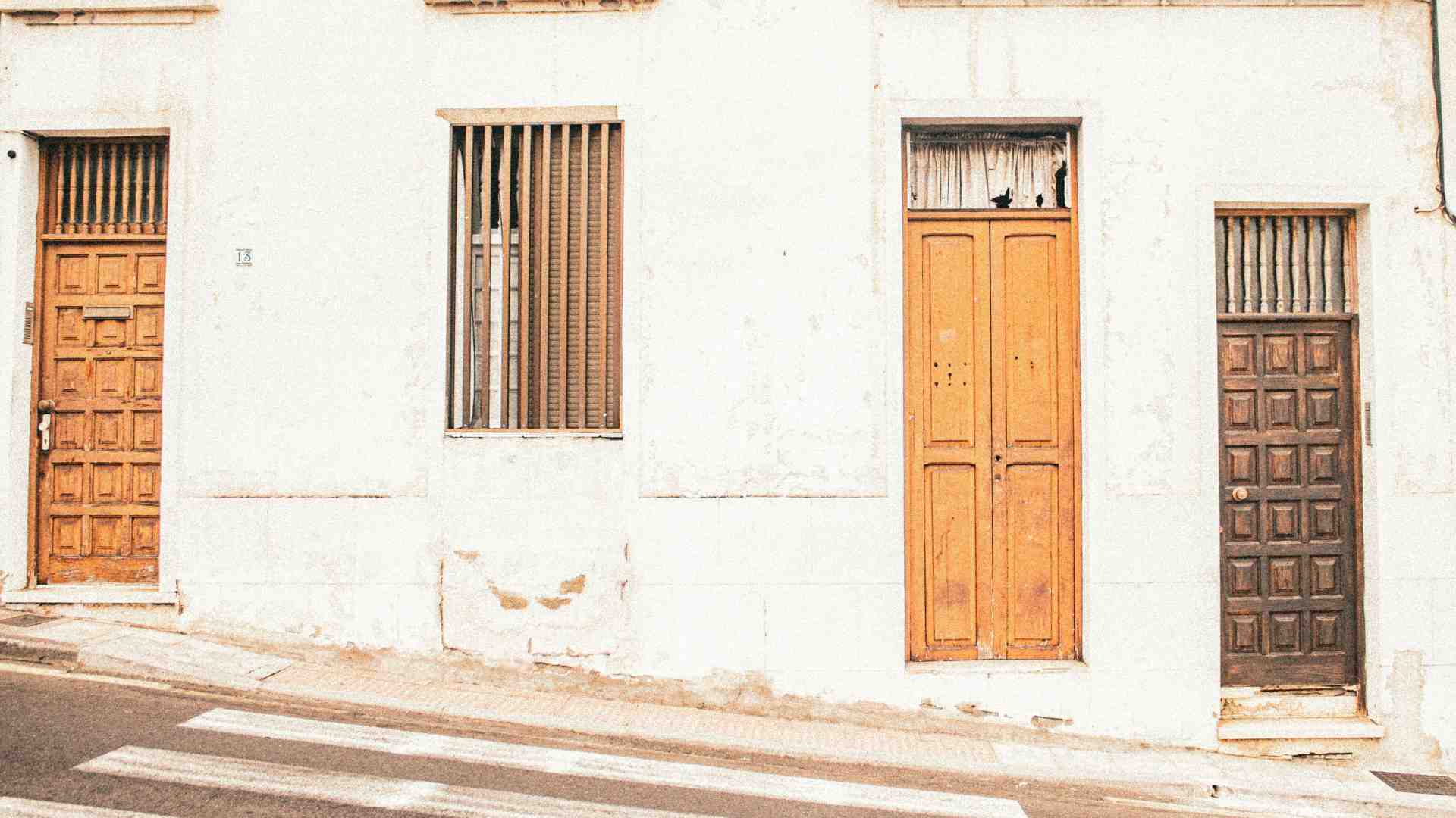 Immagine di Il mondo nel vicino della porta accanto. Lettera da un mistero