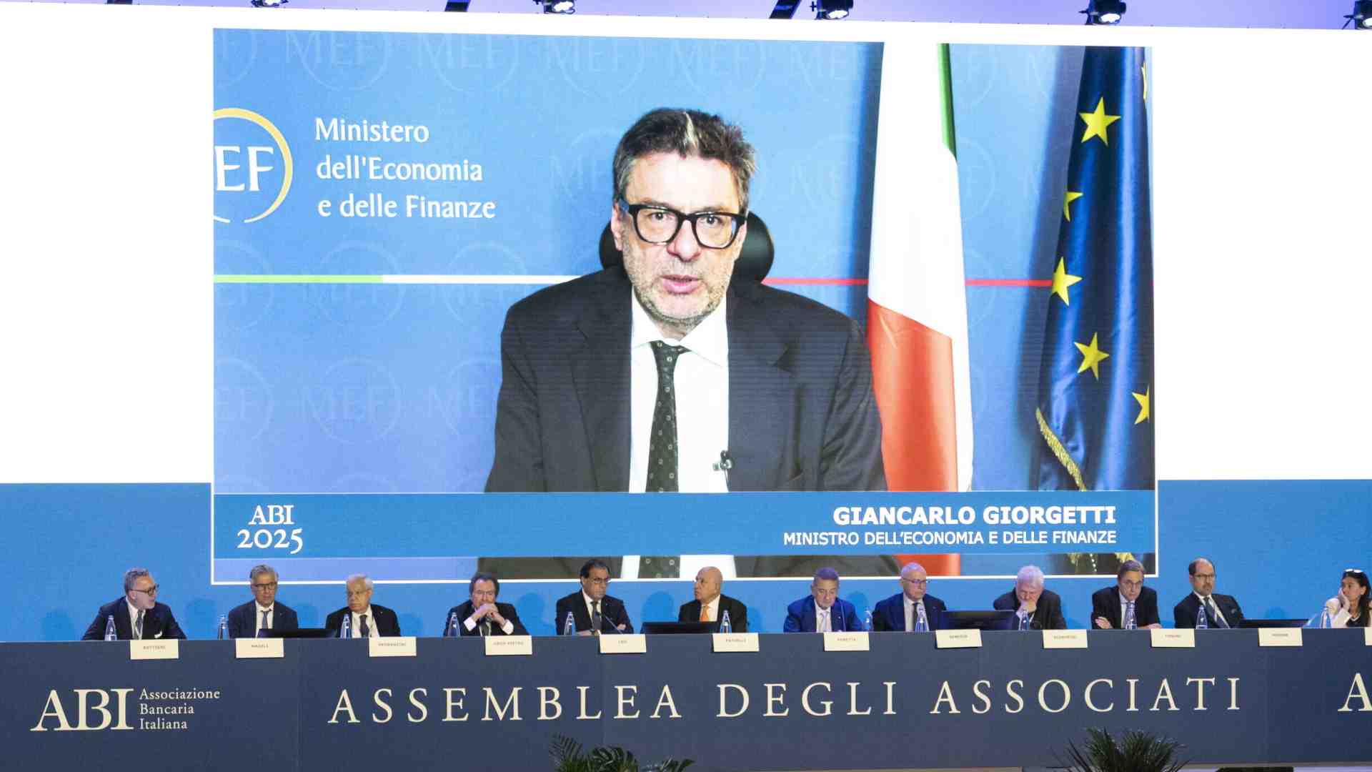 Immagine di L’assalto di Giorgetti alle banche