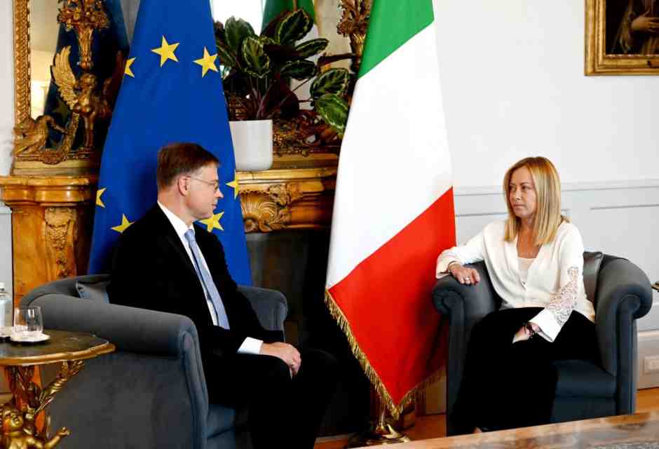 Meloni fra deficit e politica negozia il ReArm. E apre a Step, come nuovo strumento di flessibilità