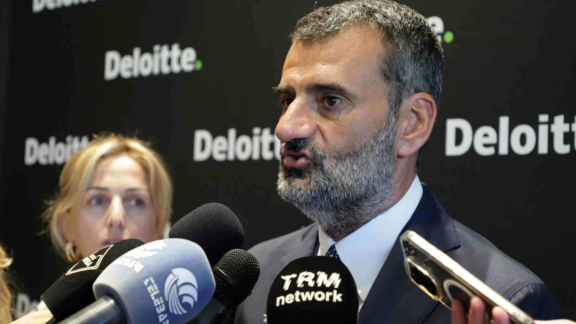 Immagine di “Io figlio di Emiliano? La figura è un po’ inflazionata”: la puntura di Decaro e il masochismo del Pd pugliese