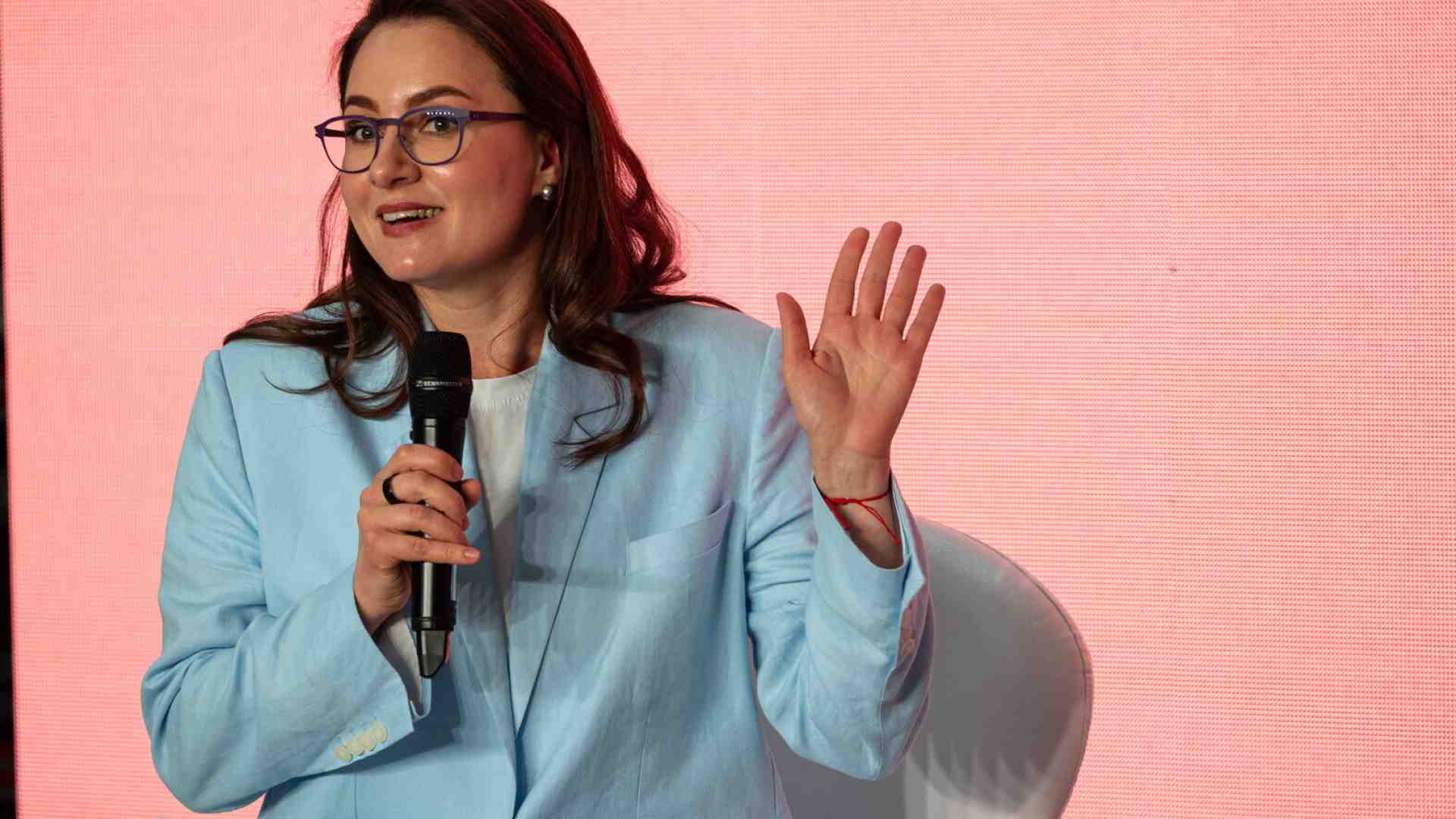 Immagine di Rischi e doti di Yulia Svyrydenko, la nuova premier ucraina (a prova di Trump)