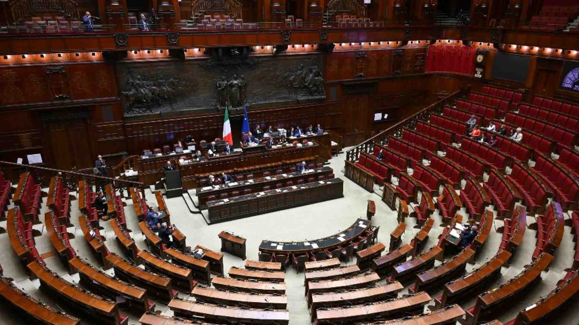 Immagine di C'è un esercito di onorevoli morosi. E i partiti adesso vanno all'incasso