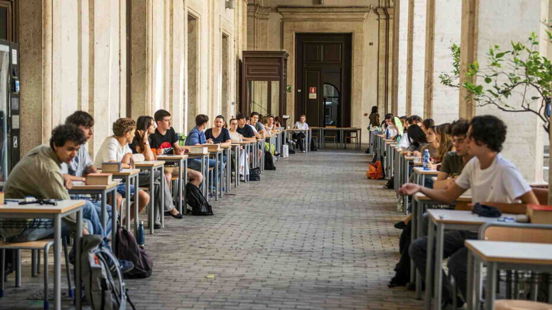 Immagine di Il dibattito pubblico è ormai al livello "tema d'attualità" del liceo