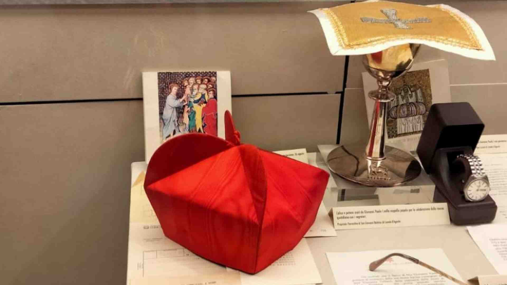 Immagine di L'incredibile storia della berretta cardinalizia di Luciani