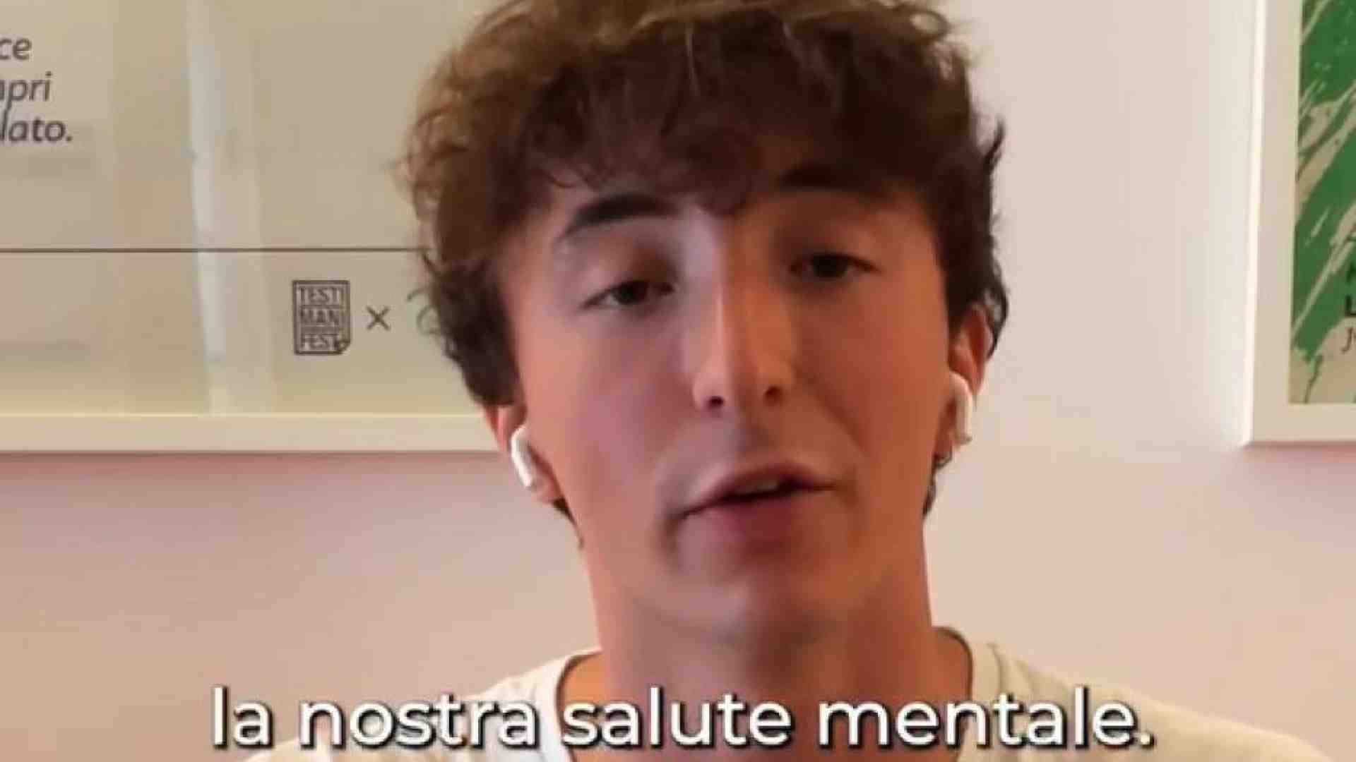 Immagine di La protesta di Pietro, che ha scritto a Valditara: «Mi abbassi il voto a 60»