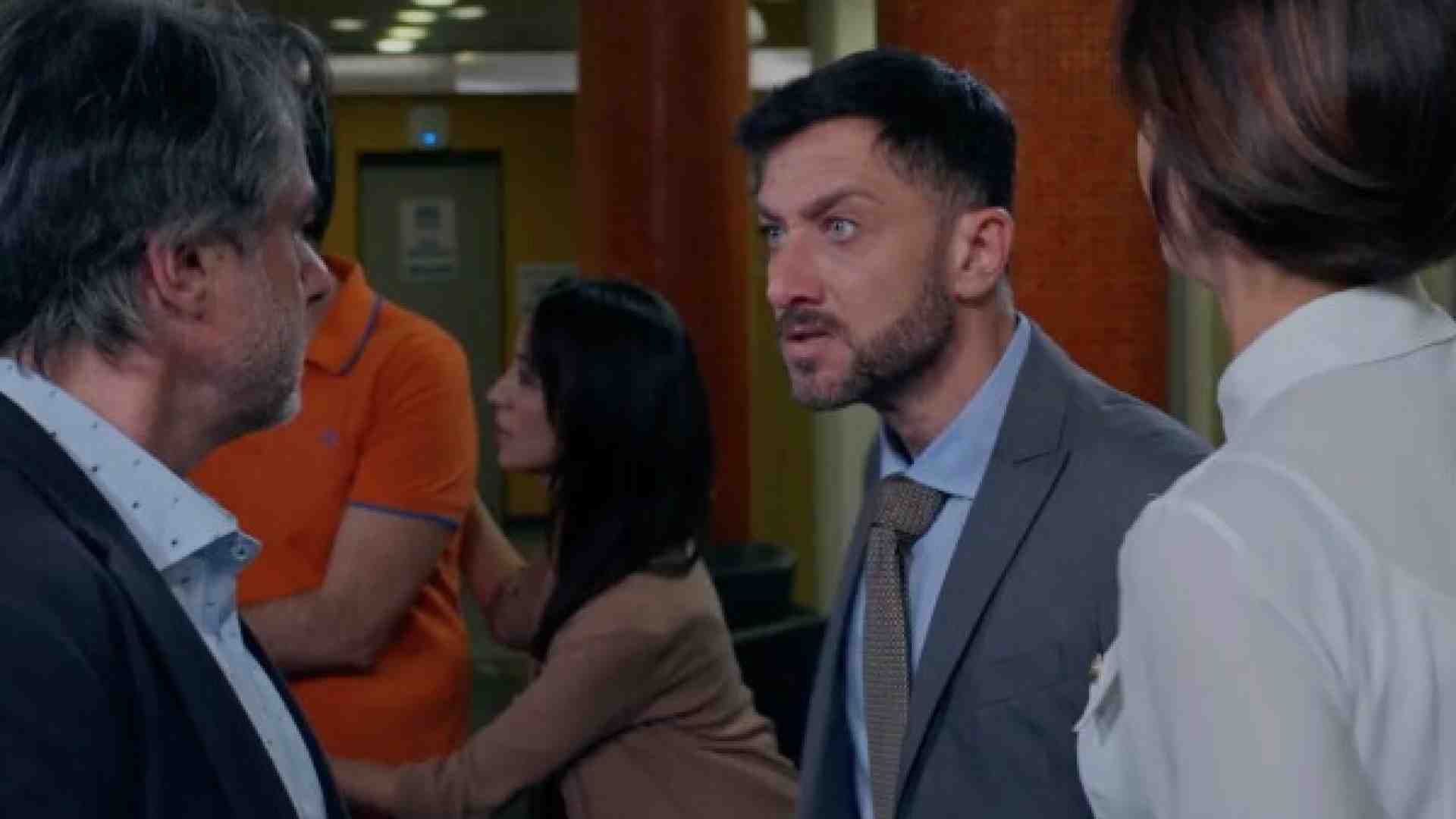 Immagine di Gagliotti contro Michele e Elena in Un posto al sole