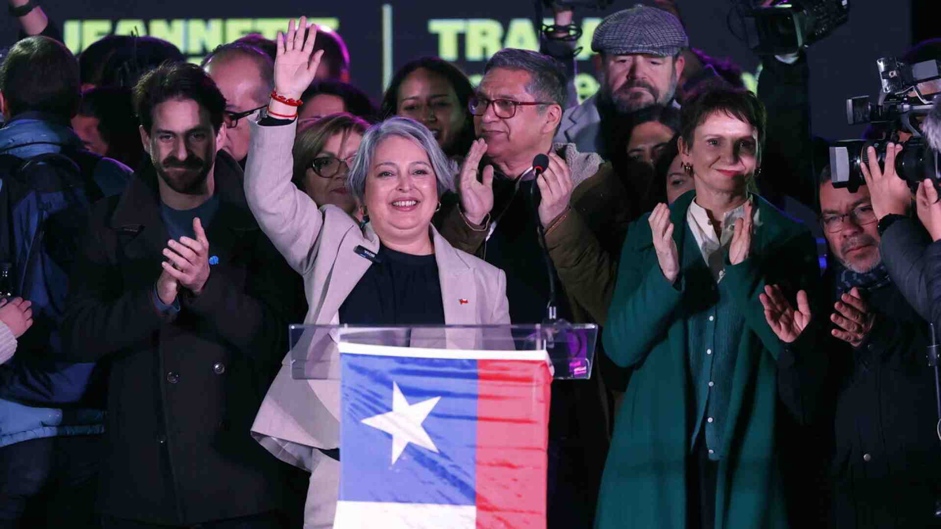 Immagine di Chi è Jara, la comunista che ha vinto le primarie in Cile e alza la Borsa