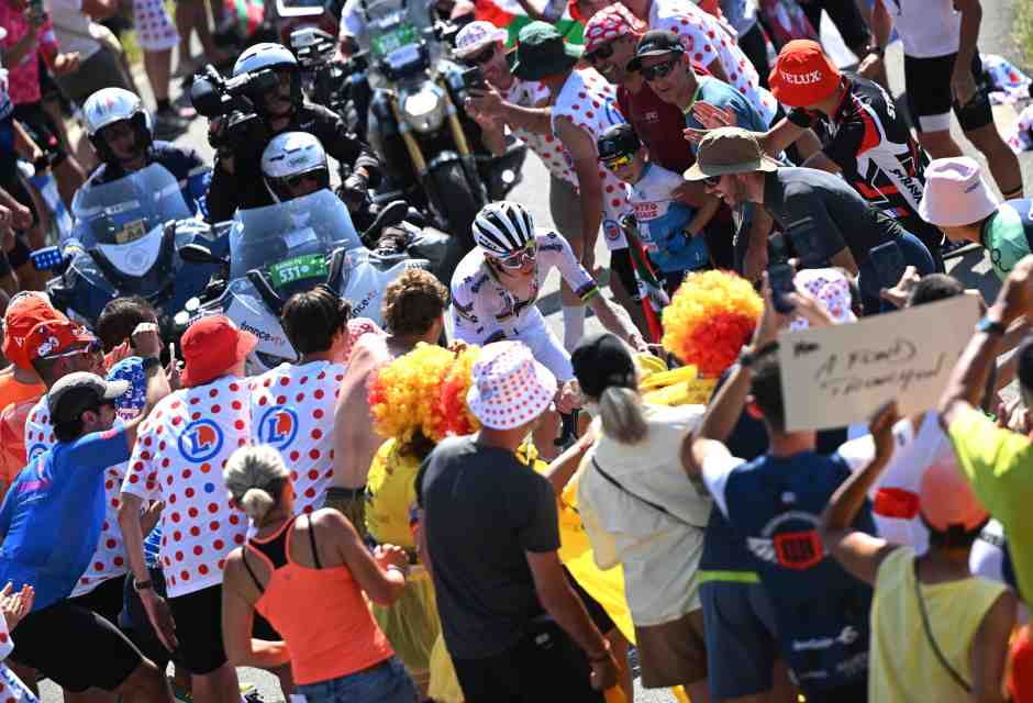 Tadej Pogacar &egrave; scattato a 12 chilometri dall'arrivo. Nessuno ha retto il suo ritmo. Ha vinto la 12esima tappa del Tour de France 2025 (foto Getty Images)