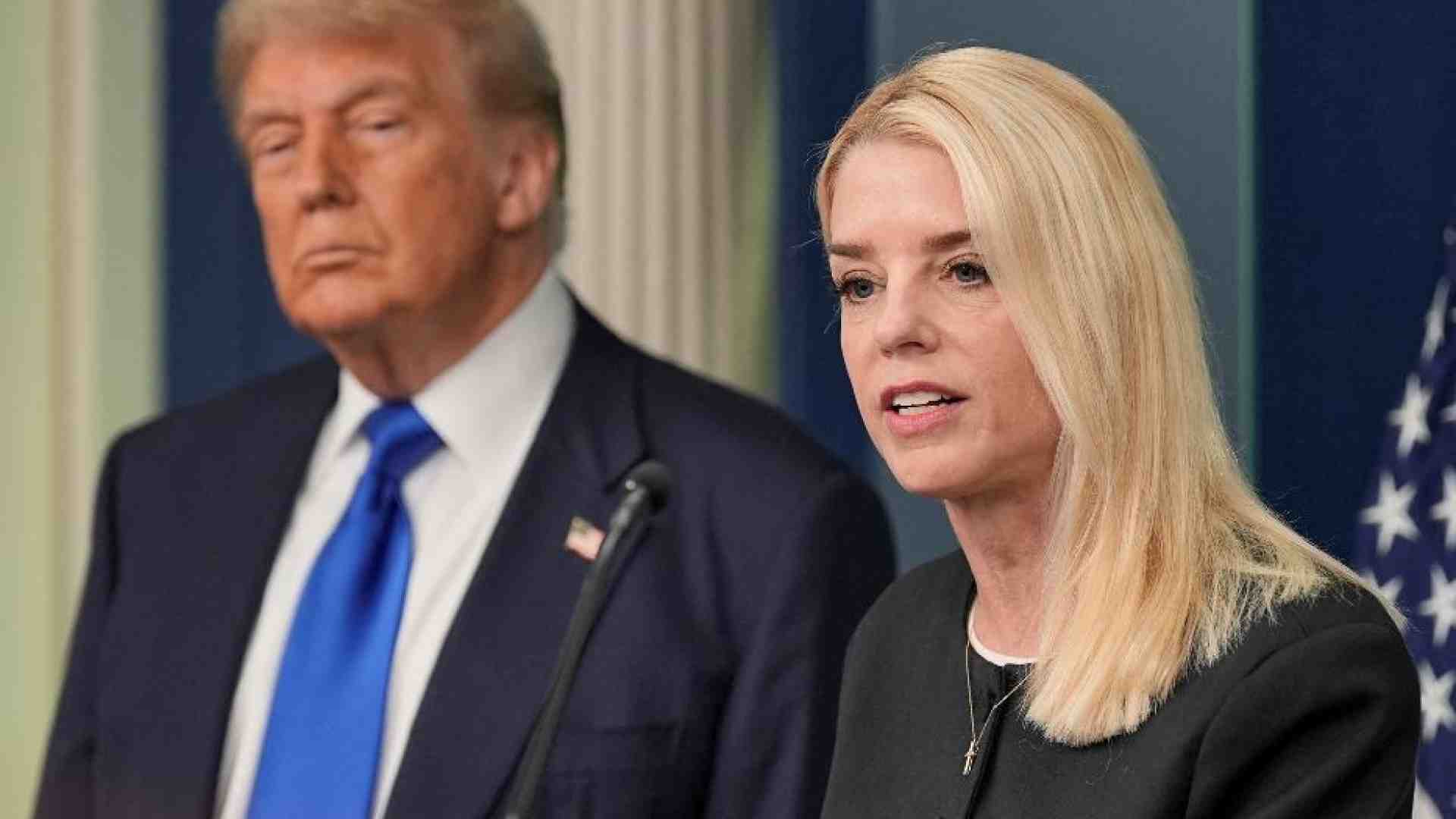 Immagine di Politica, bufale e lettera oscena: la saga Trump-Epstein è appena cominciata