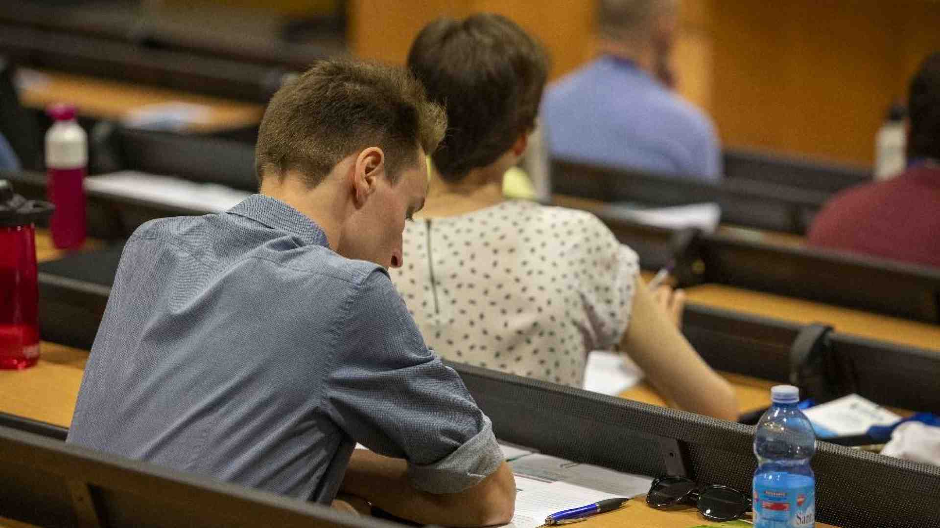 Immagine di Di padre in figlio: in Italia anche il corso di laurea è questione di eredità