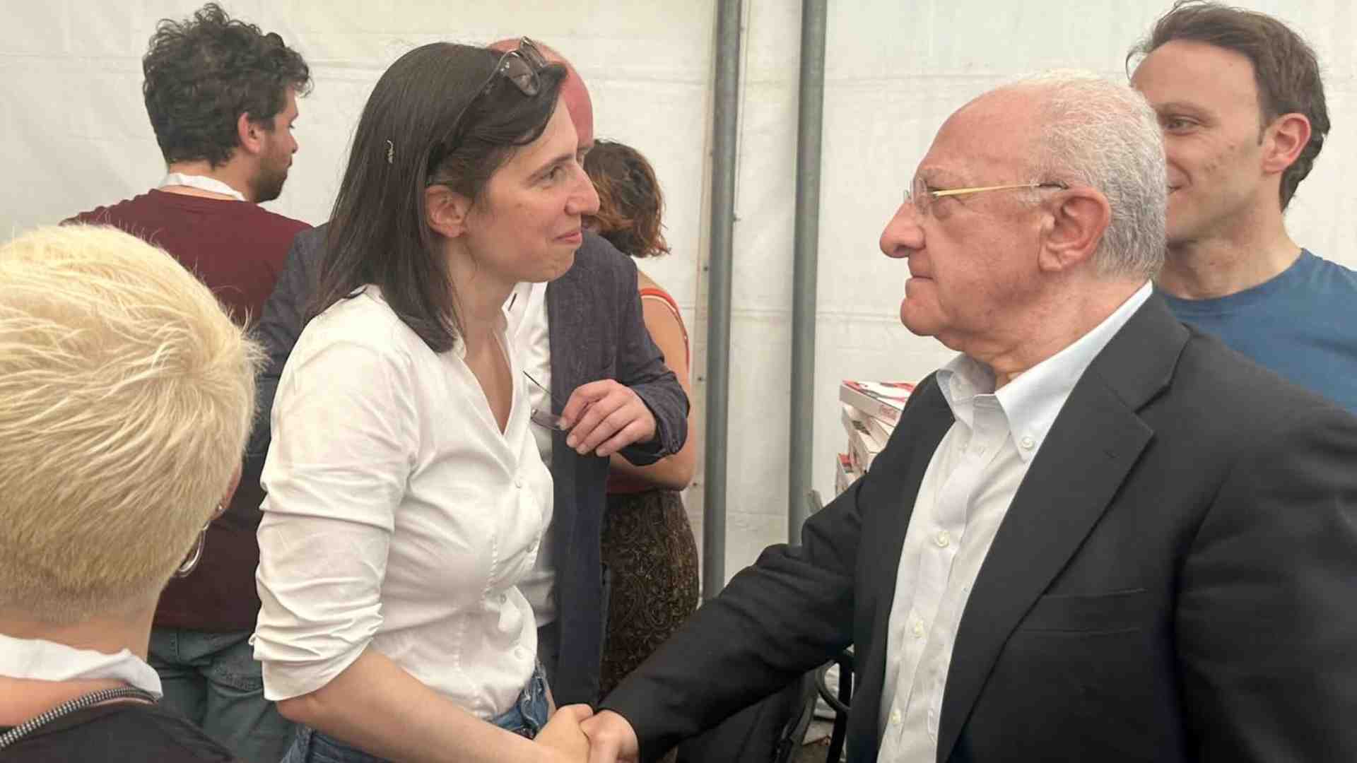 Immagine di De Luca con Fico "a testa alta"