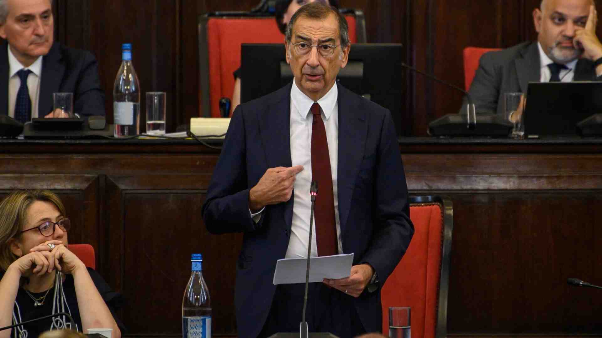 Immagine di Assedio a Sala. La difesa del sindaco: "Le mie mani sono pulite". Si dimette l'assessore Tancredi