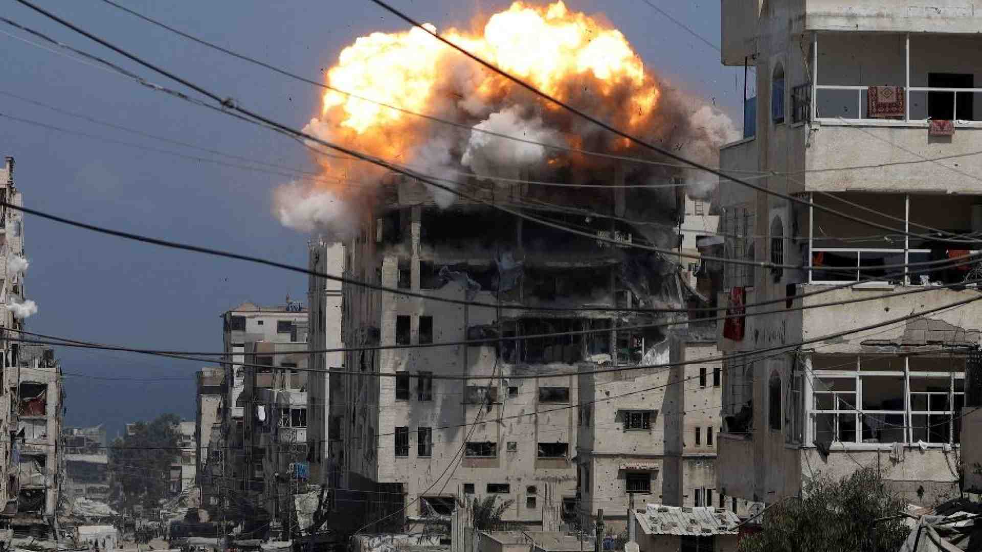 Immagine di Nuove stragi a Gaza. Il Papa: «Basta barbarie»