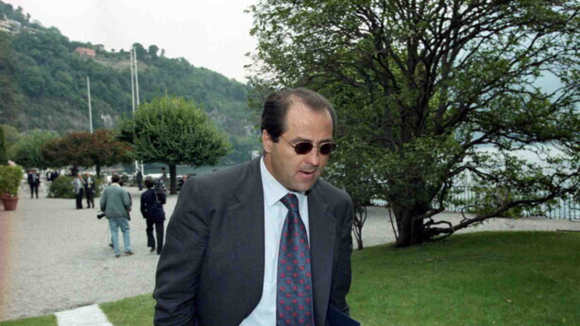 Immagine di Di Pietro non perde occasione per sputare nel piatto in cui ha mangiato