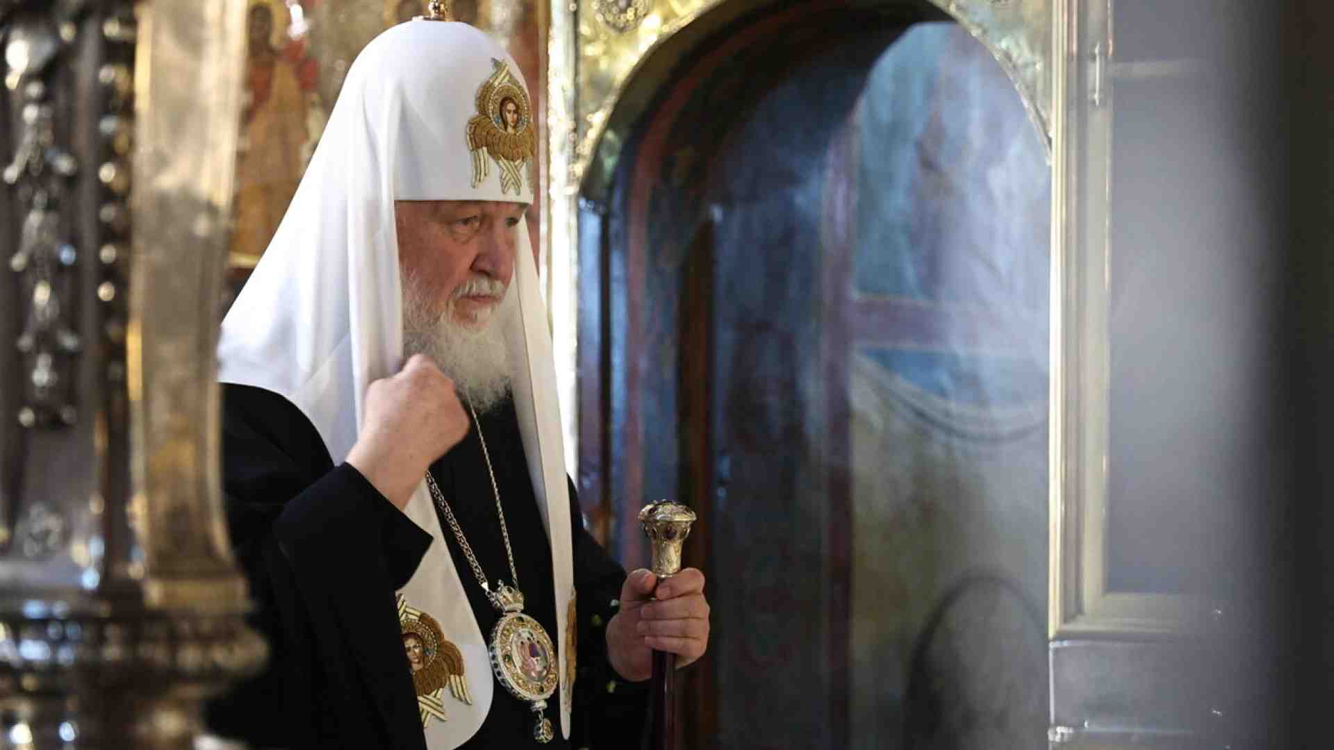 Immagine di Kirill manda una colomba al Papa