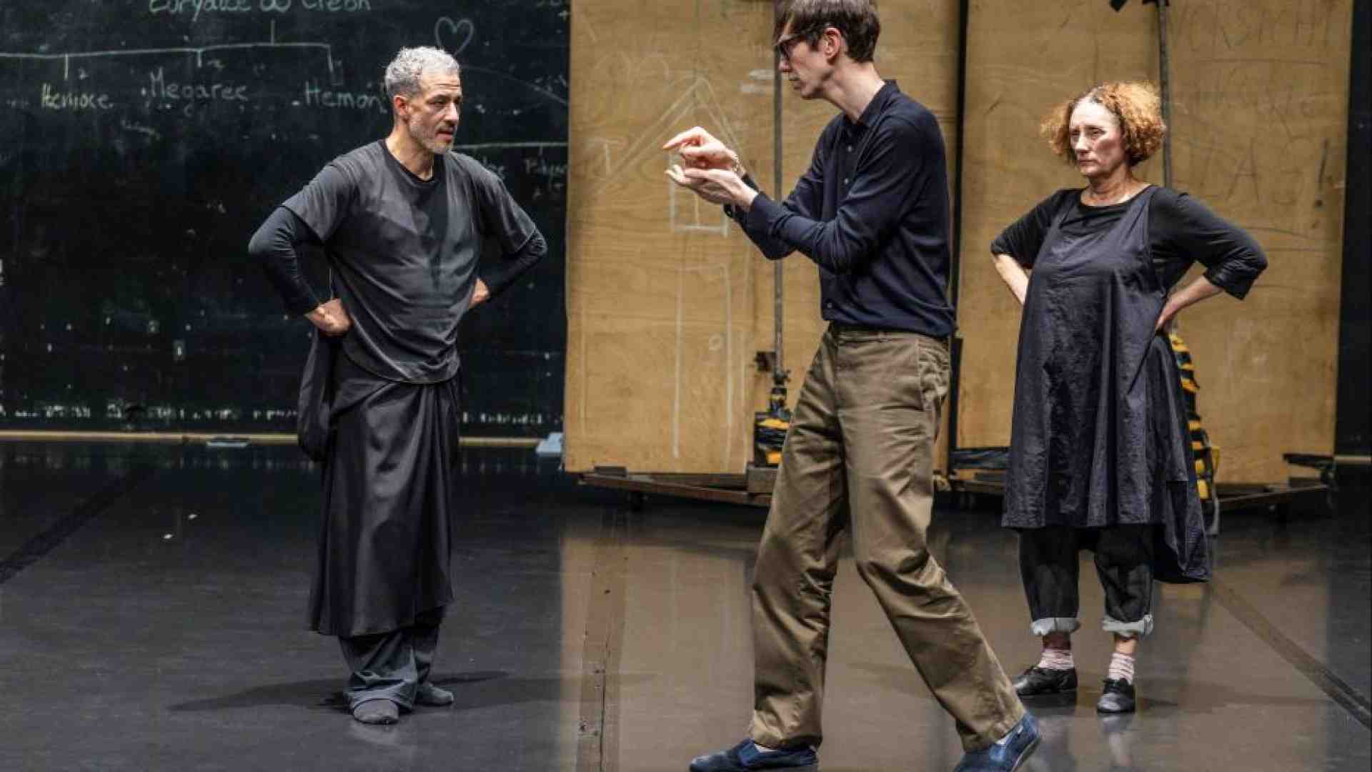 Immagine di «Siamo pelle e ossa»: dalla tragedia al presente, l'Antigone secondo Øyen