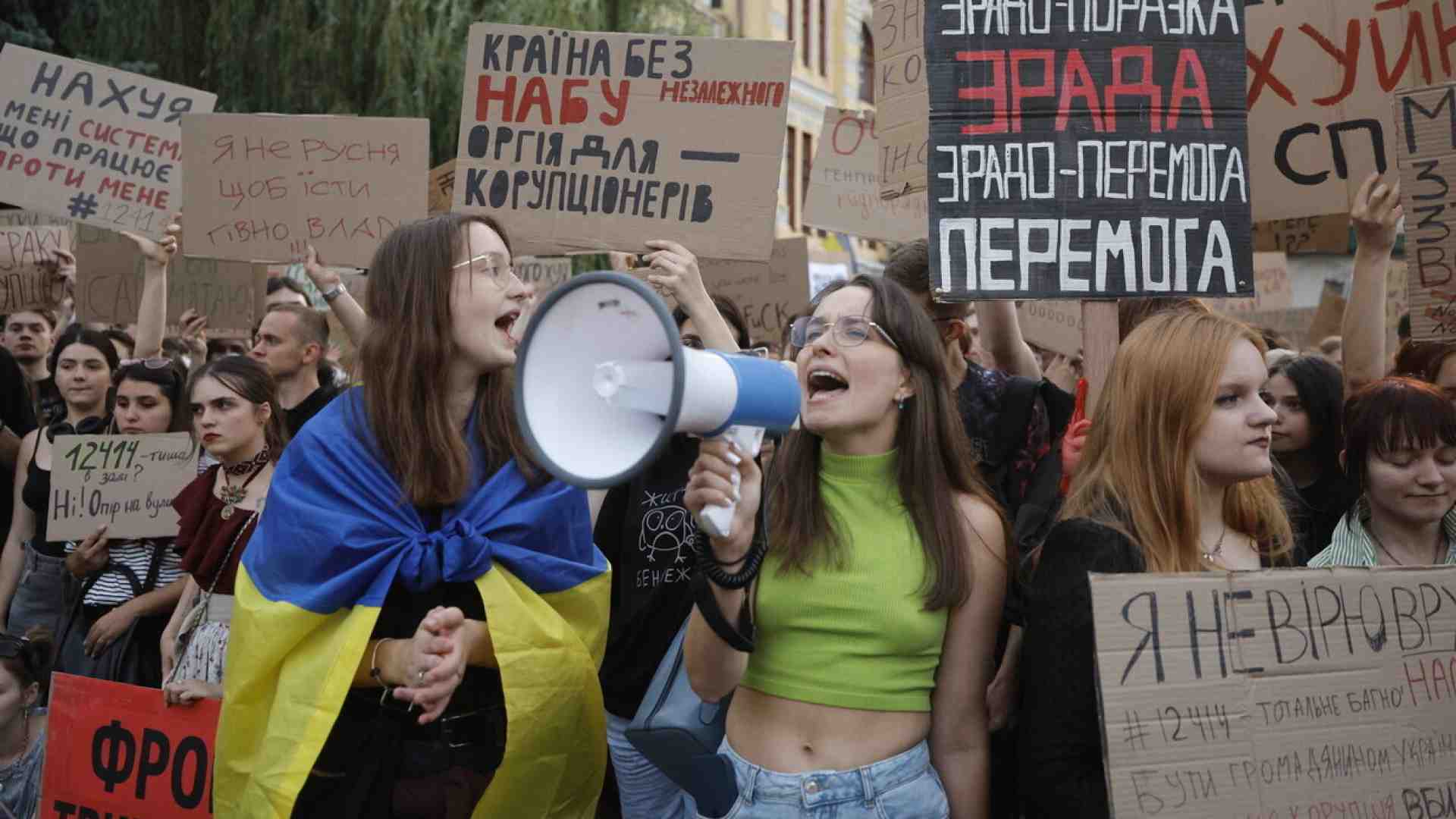 Immagine di La piazza ucraina tiene d’occhio Zelensky