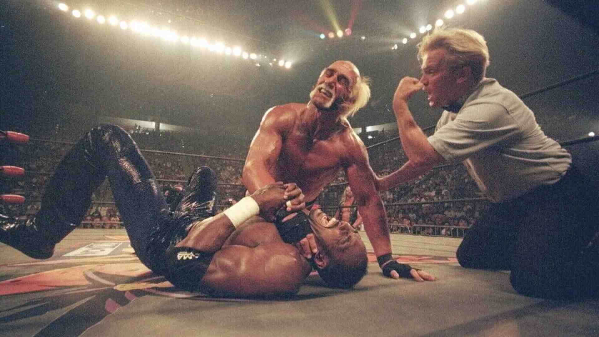 Immagine di Cosa ci dicono sugli anni 80 debolezze ed eccessi della “Hulkamania”