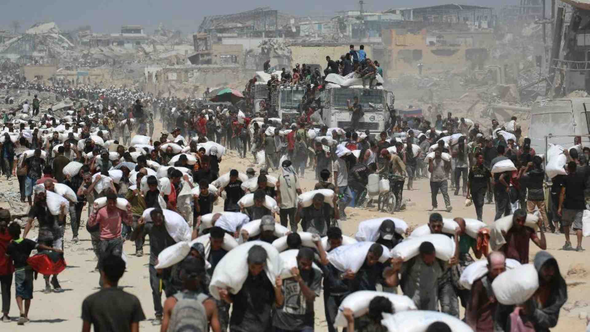 Immagine di Aiuti (pochi) e pacchi dal cielo, ma per Netanyahu «non c'è fame a Gaza»