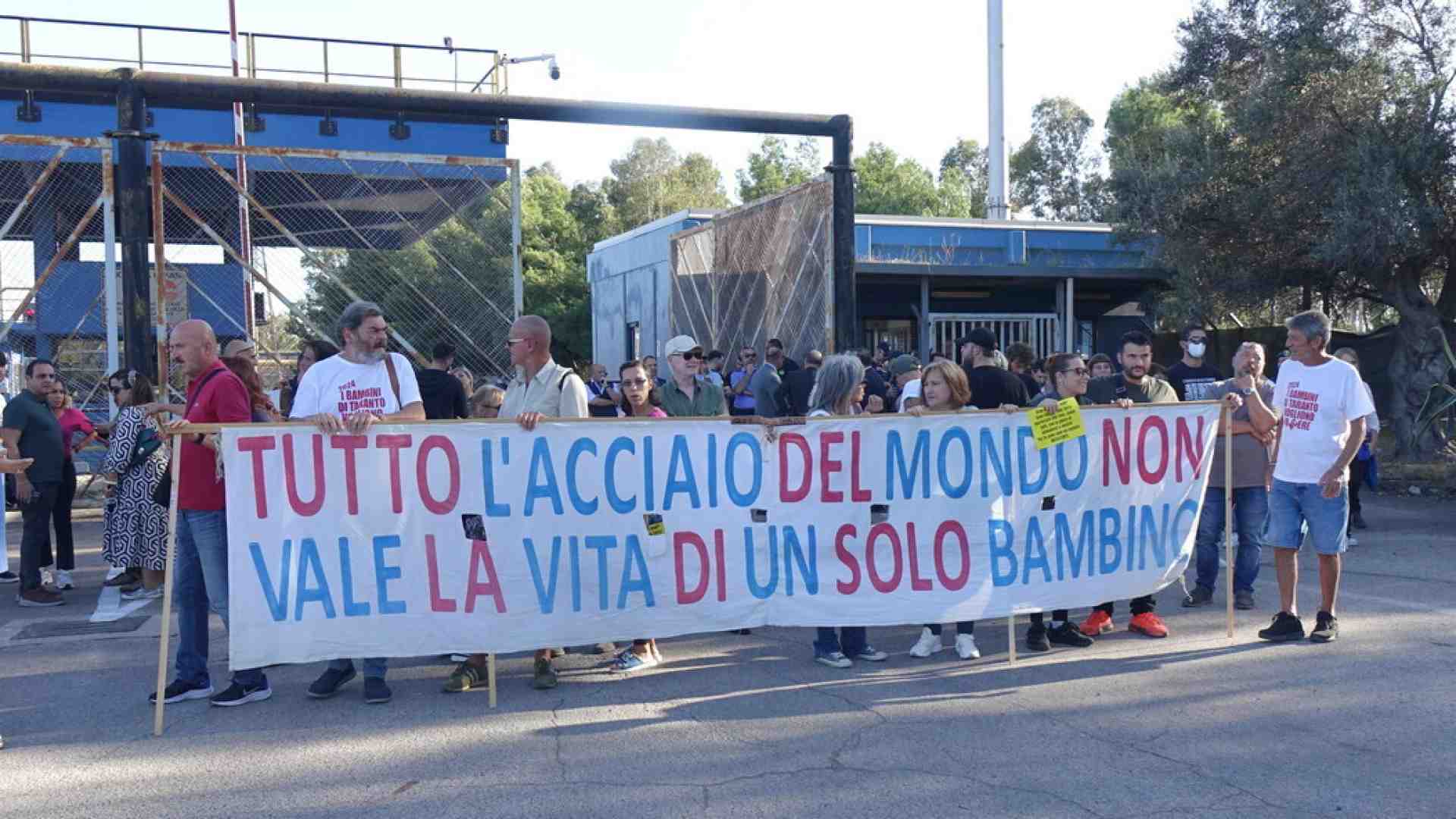 Immagine di Il destino dell'Ilva e la promessa di una morte rallentata