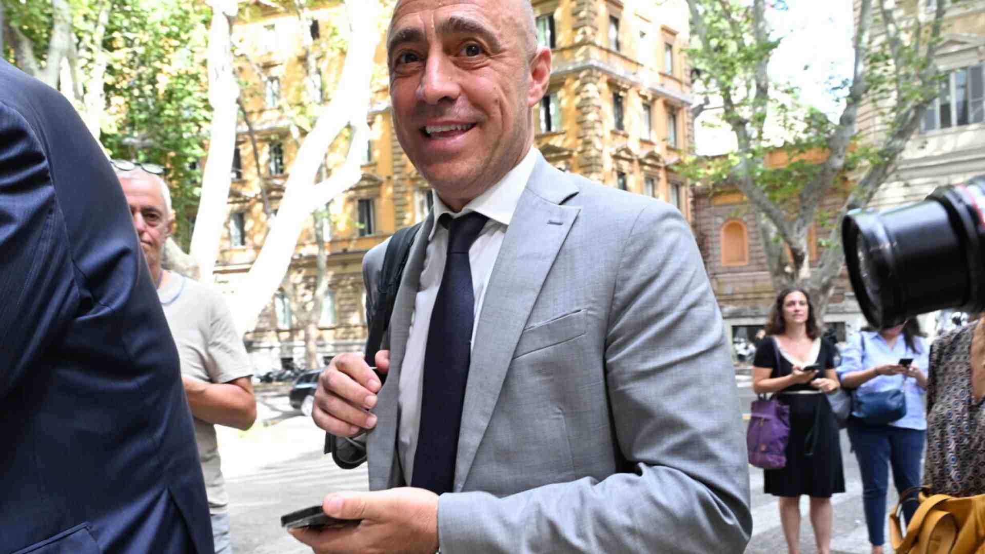 Immagine di Le proteste dei comitati, l'accordo su Ilva. Perché il sindaco di Taranto Piero Bitetti si è dimesso