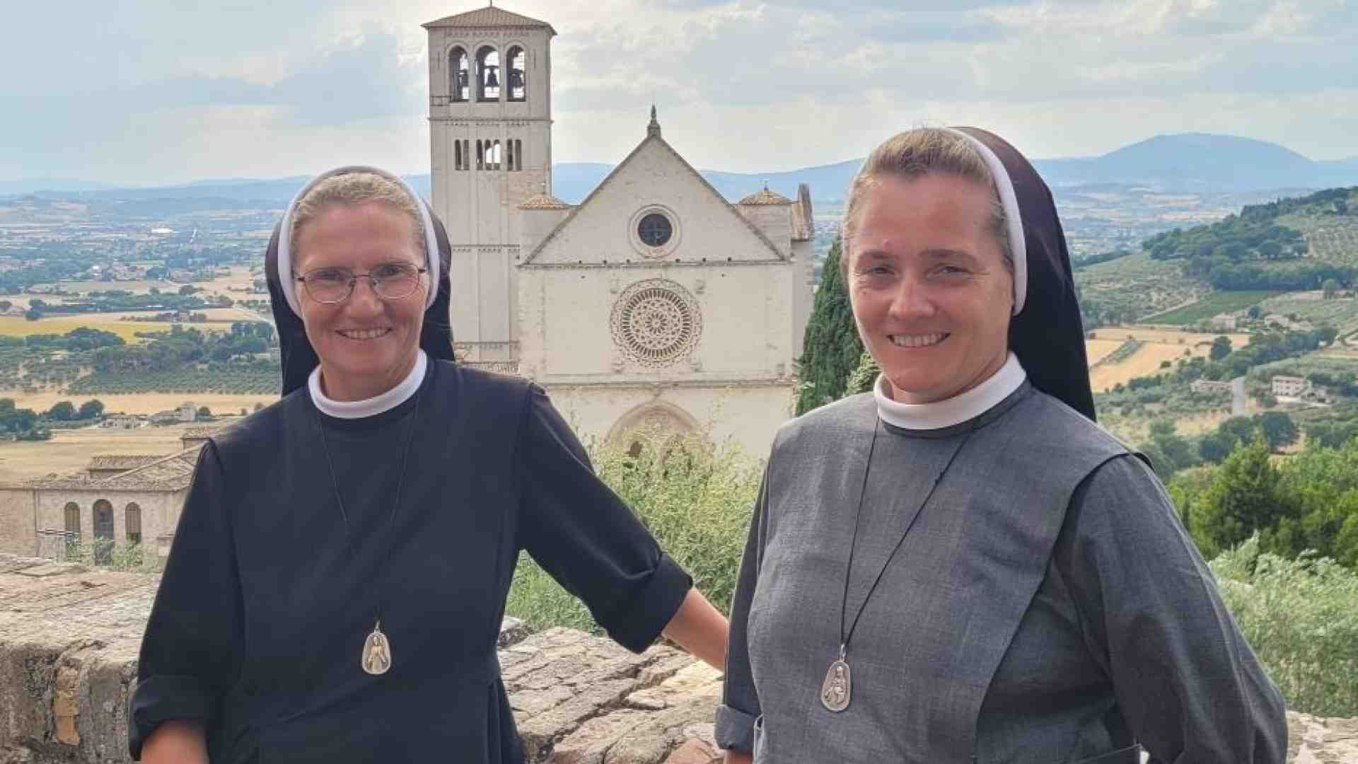 Immagine di Le suore arrivate a Roma a piedi dalla Polonia per stare con i giovani