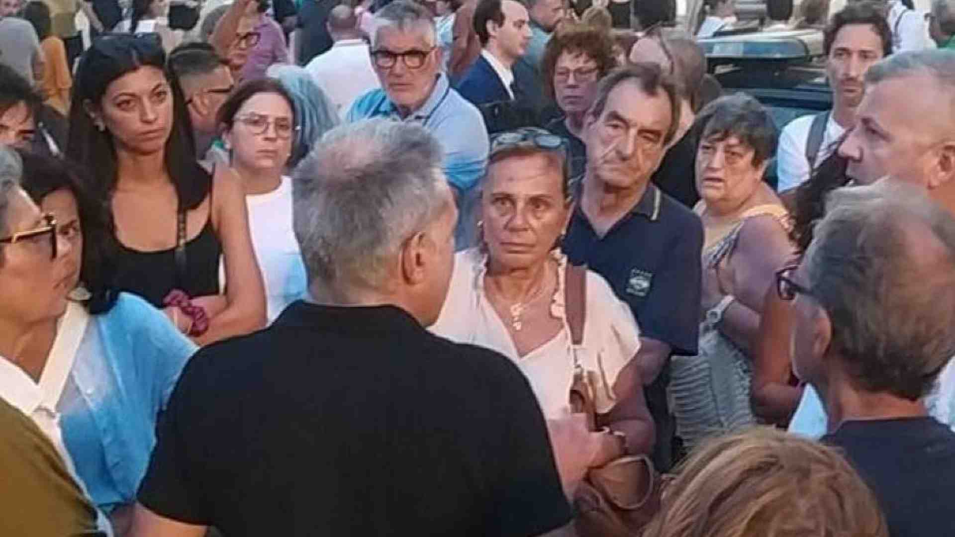 Immagine di Taranto è più che mai divisa sull'Ilva. E il sindaco s'è dimesso