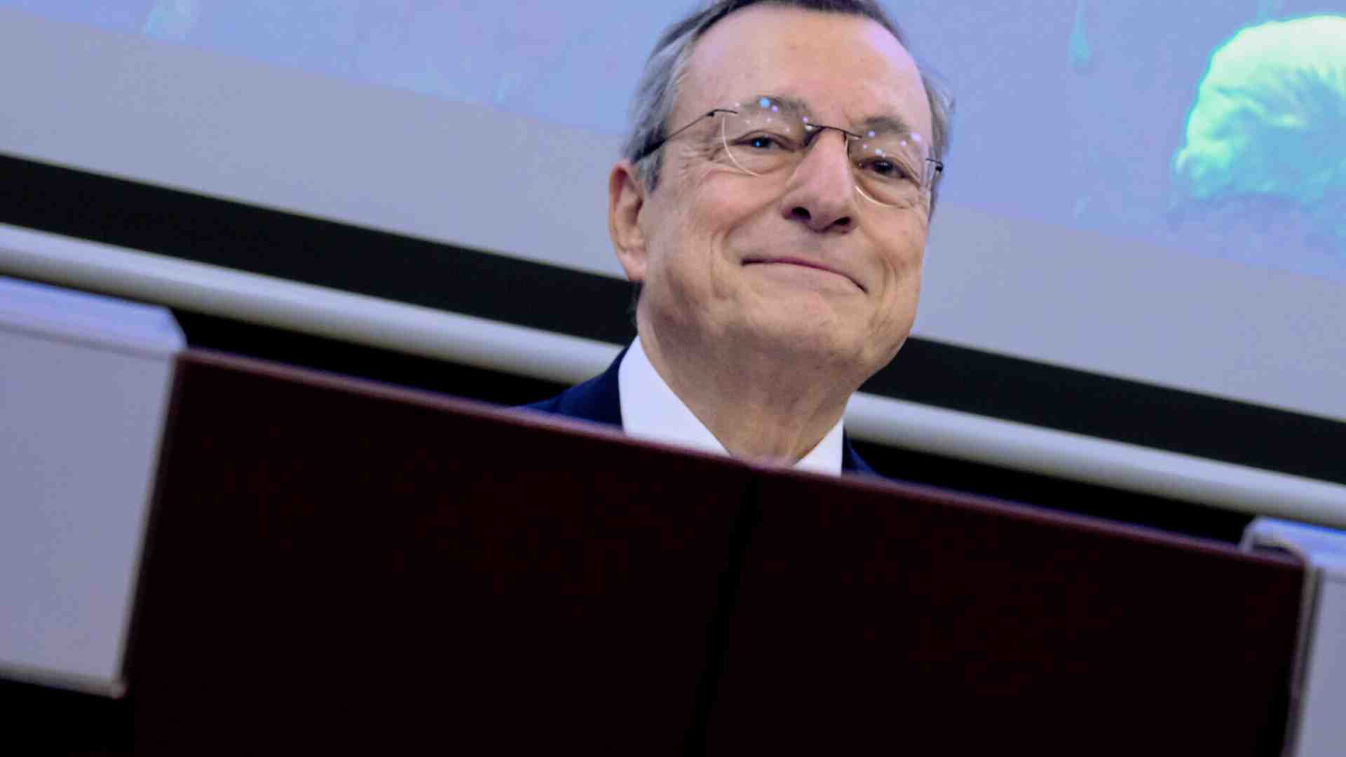 Immagine di L'orizzonte di Draghi. È contro i dazi (e non solo di Trump) e contro l'asimmetria Ue-America