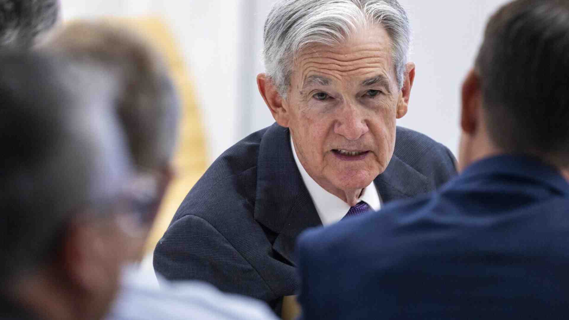 Immagine di La Fed lascia i tassi invariati. La sfida di Powell a Trump
